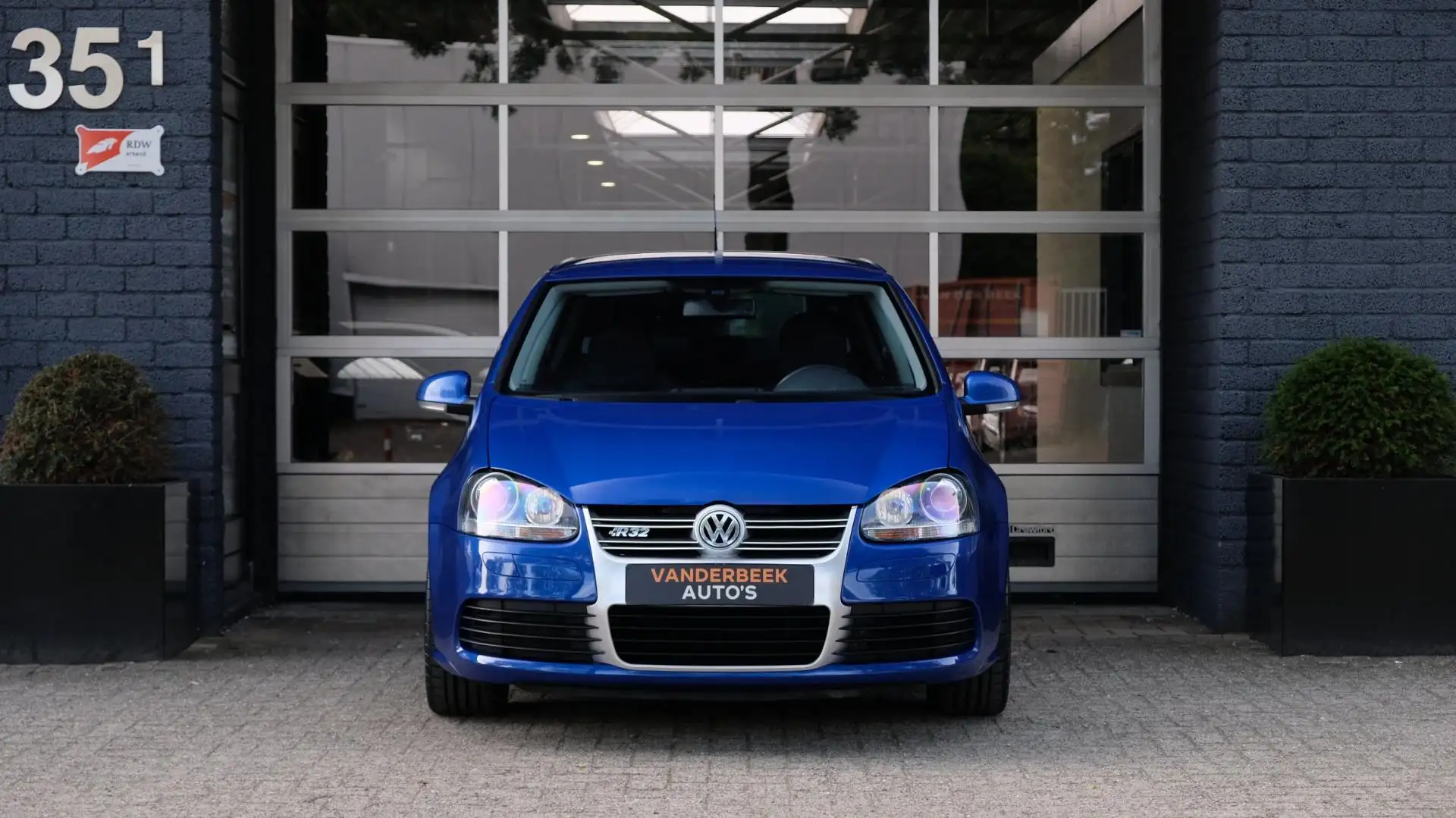 Volkswagen Golf 3.2 R32 250PK 4-Motion | Volledig Milltek Blau - 2