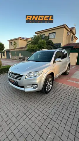 Toyota RAV4 2.2D-CAT Executive 4x4 CS ADS