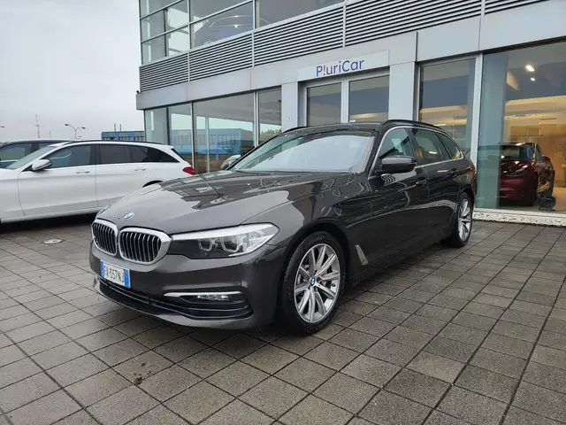 BMW 530 d xDrive Touring FariLED Cerchi18 Camere360 DAB