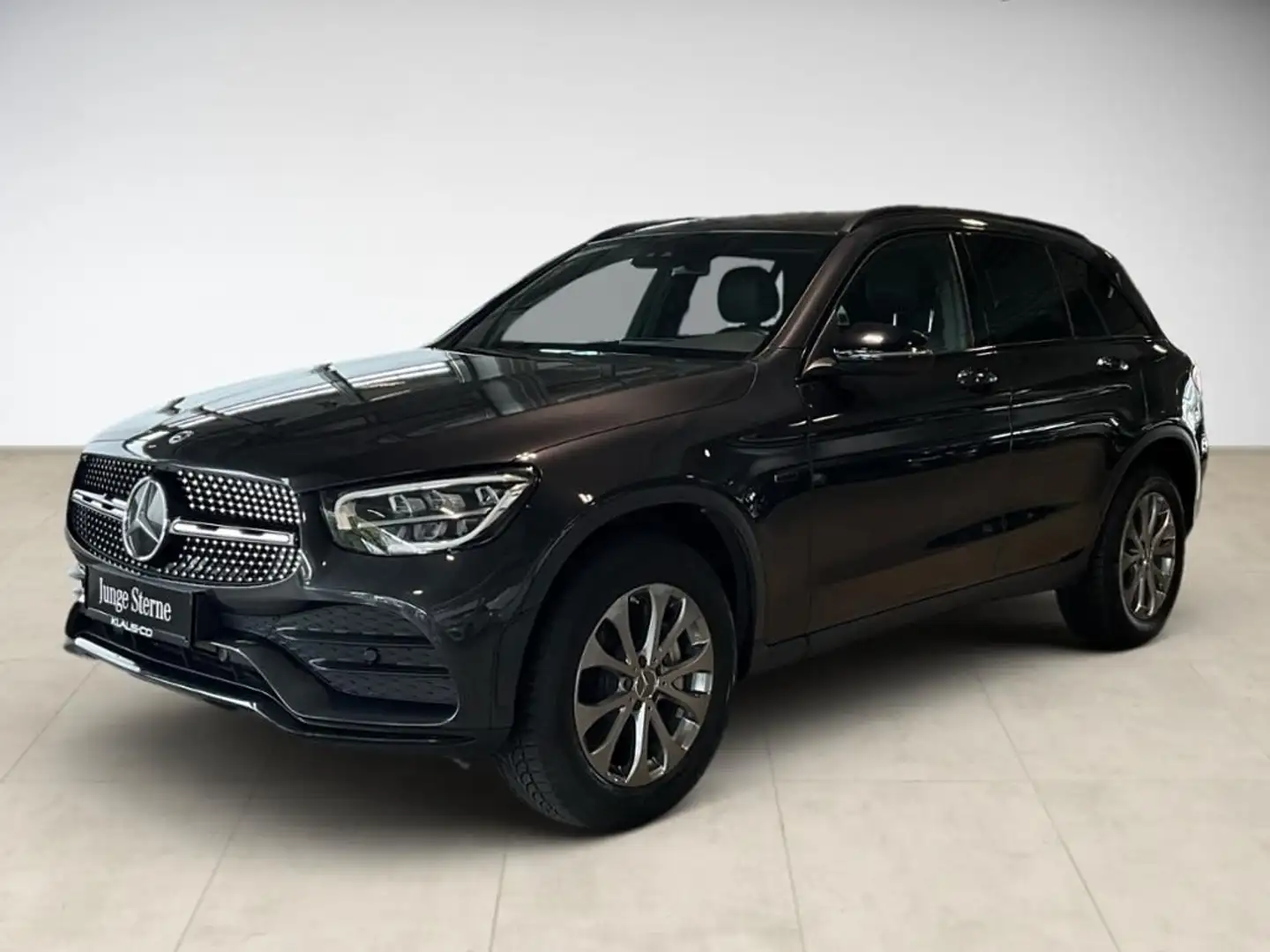 Mercedes-Benz GLC 300 e AMG 4MATIC AUT Kam. KeyLess KlimaA LED Grau - 1