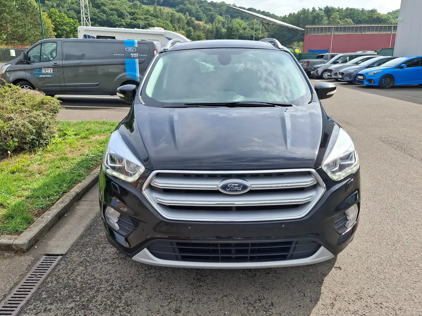 Ford Kuga Kuga 1.5 EcoBoost FWD Business Class (EU6.2) Zwart - 2