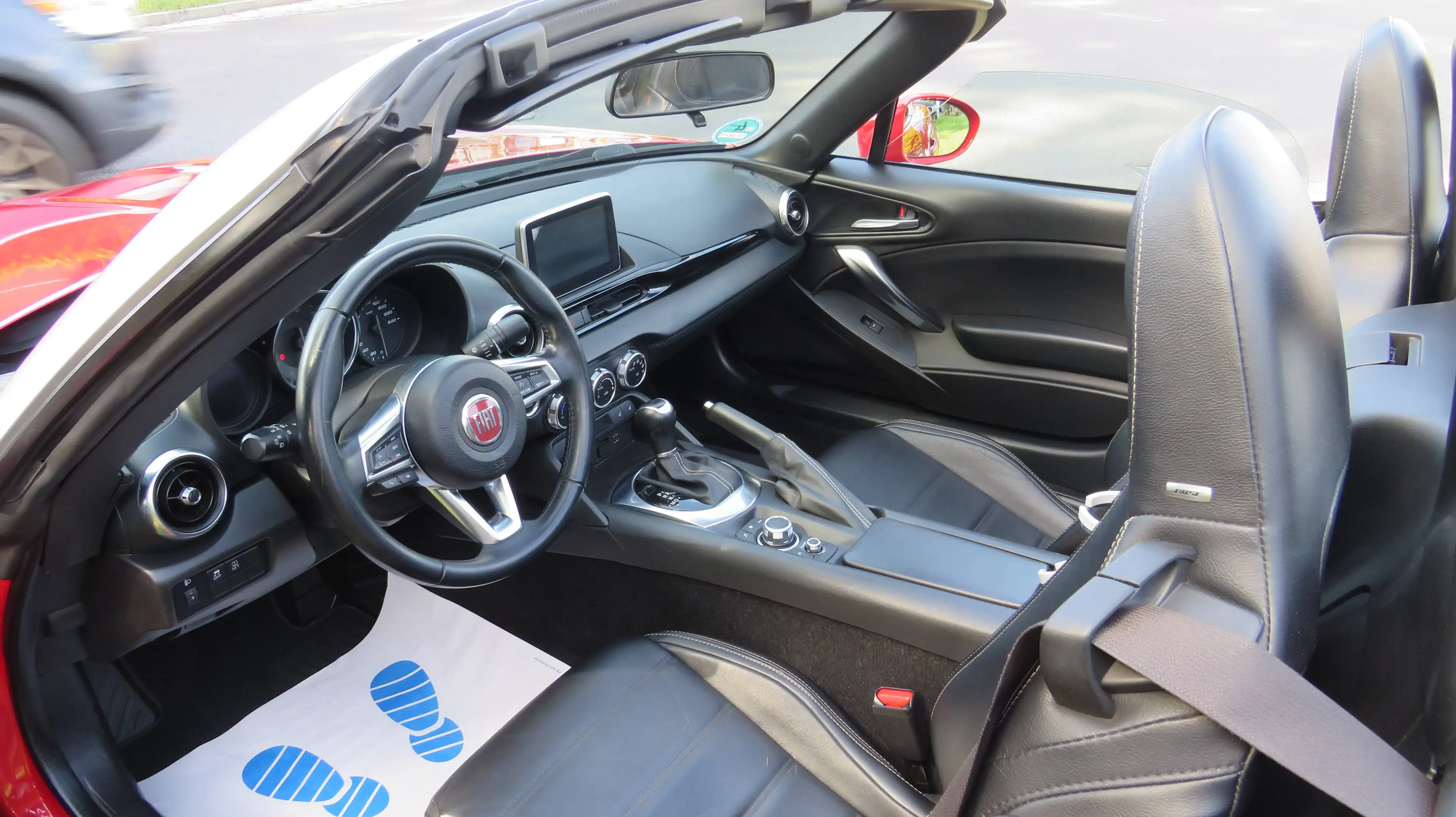 Fiat 124 Spider Lusso — photo 9