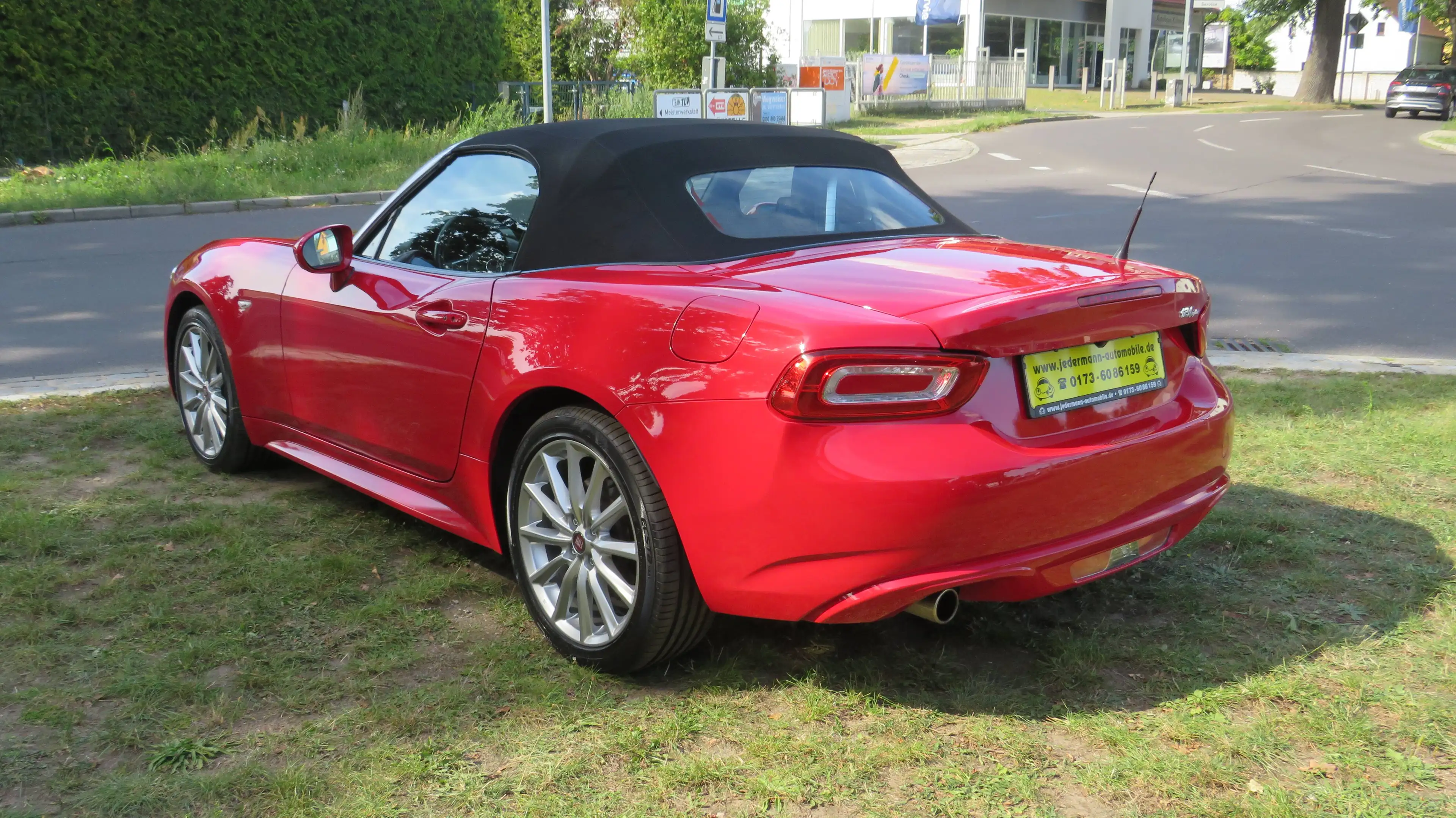 Fiat 124 Spider Lusso — photo 5