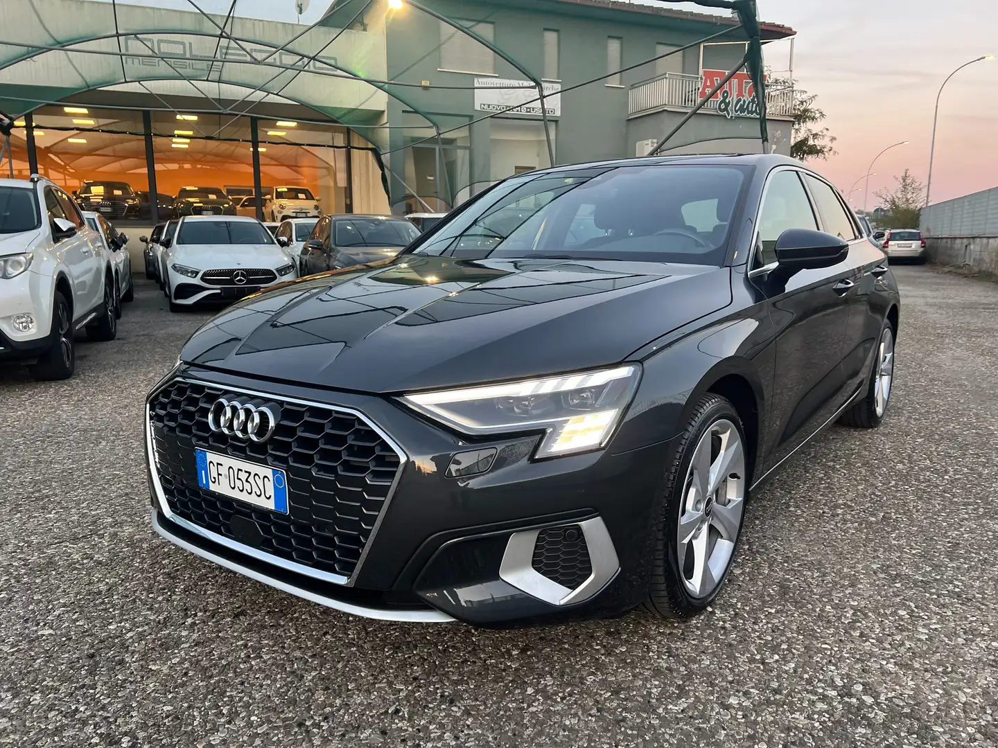 Audi A3 Sportback 35 1.5 tfsi mhev Business Advanced s-tro Gris - 1