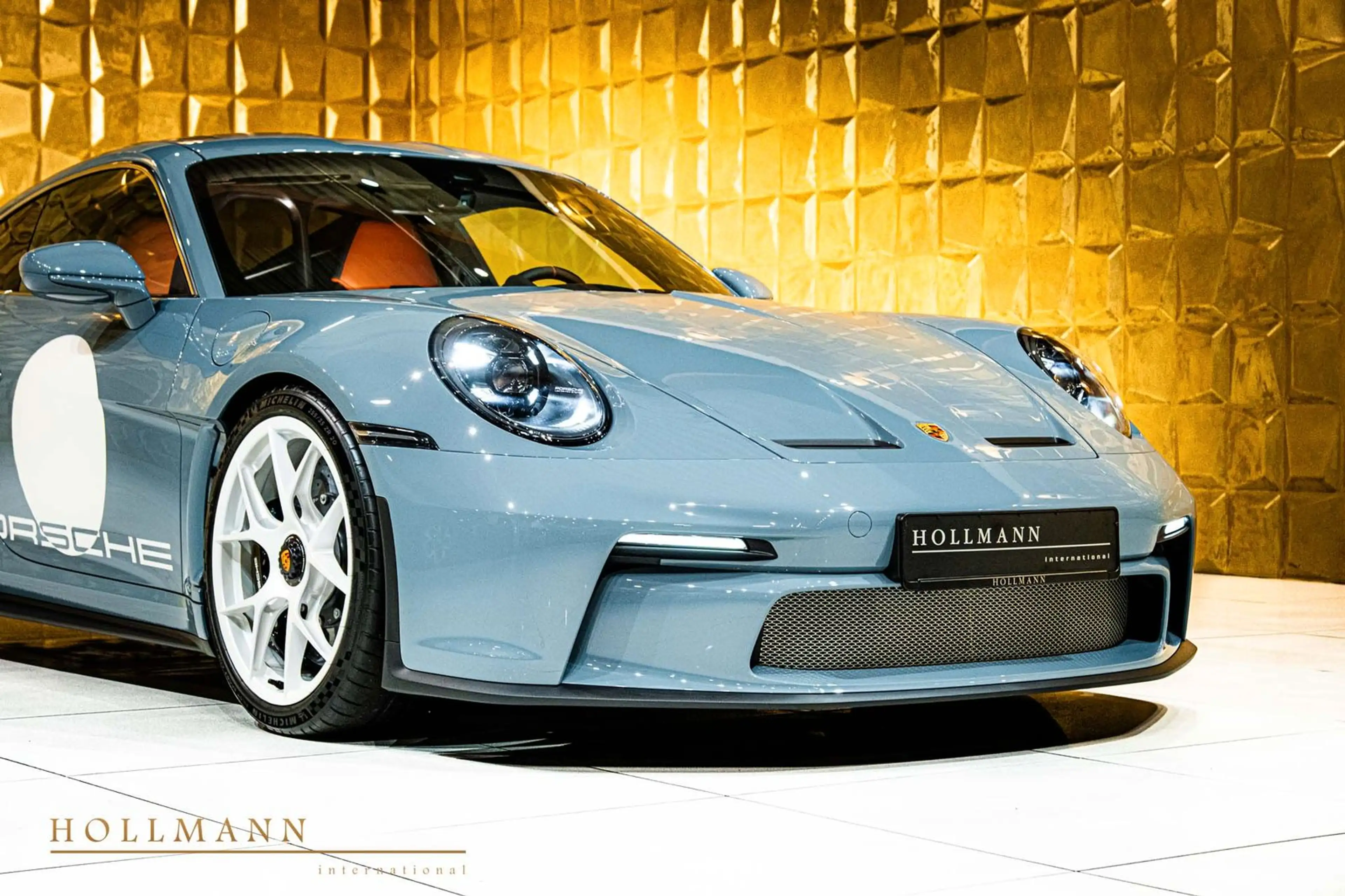 Porsche 992 911 S/T + CARBON ROLL CAGE + LIFT + BOSE — photo 2