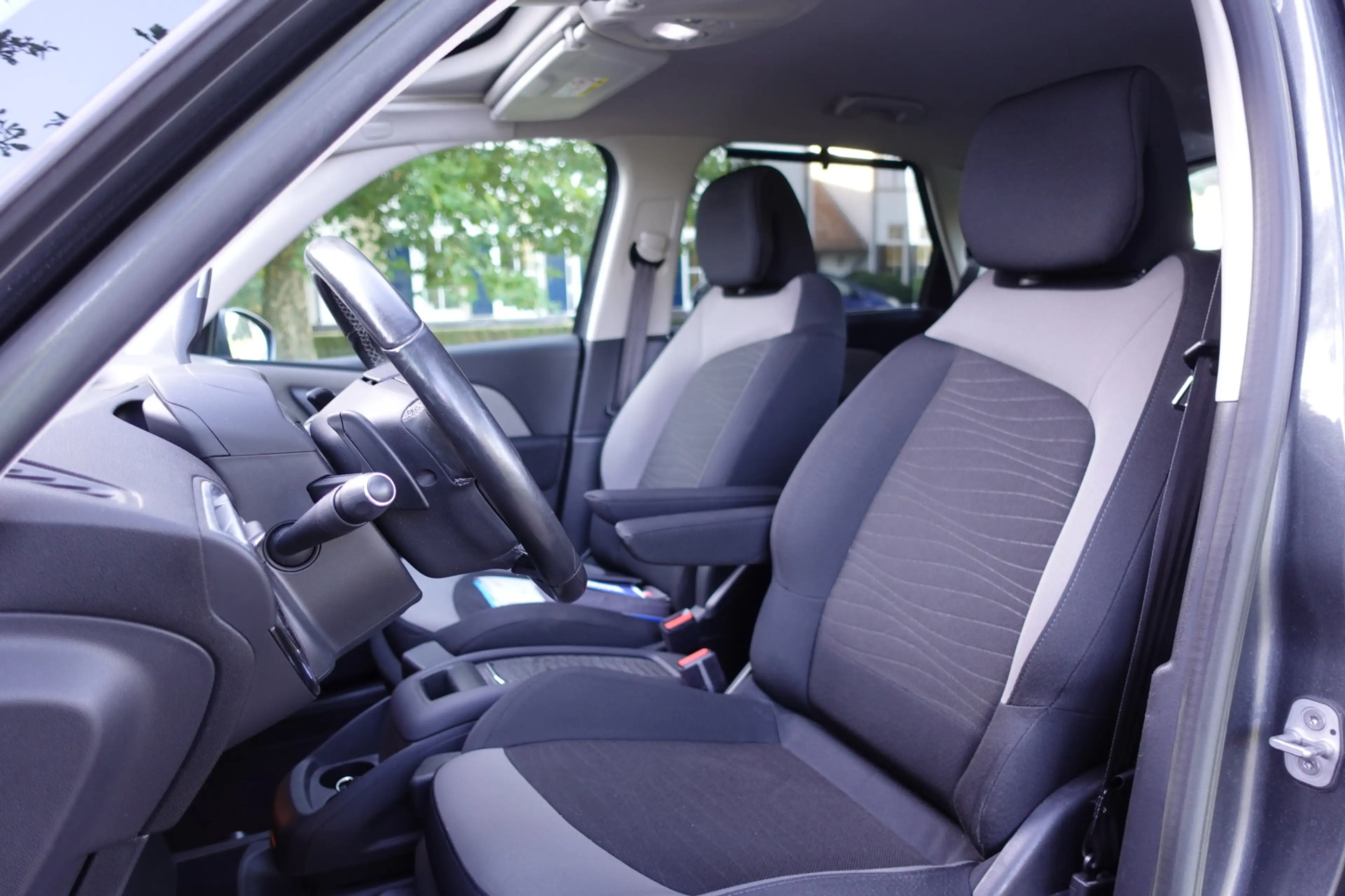 Citroen C4 Picasso 1.6 e-THP Intensive | Trekhaak | Camera | DAB | NA — photo 7