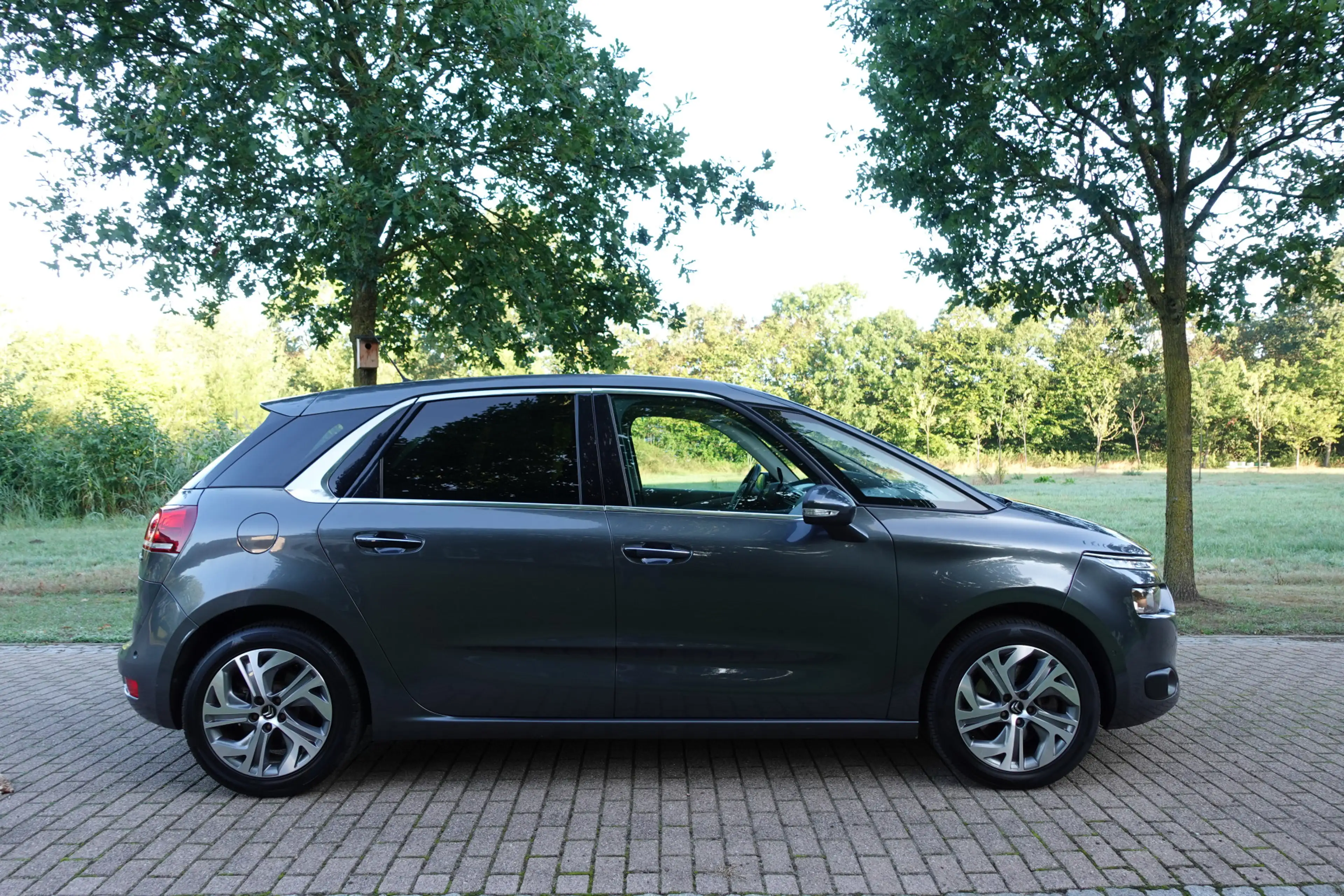 Citroen C4 Picasso 1.6 e-THP Intensive | Trekhaak | Camera | DAB | NA — photo 5