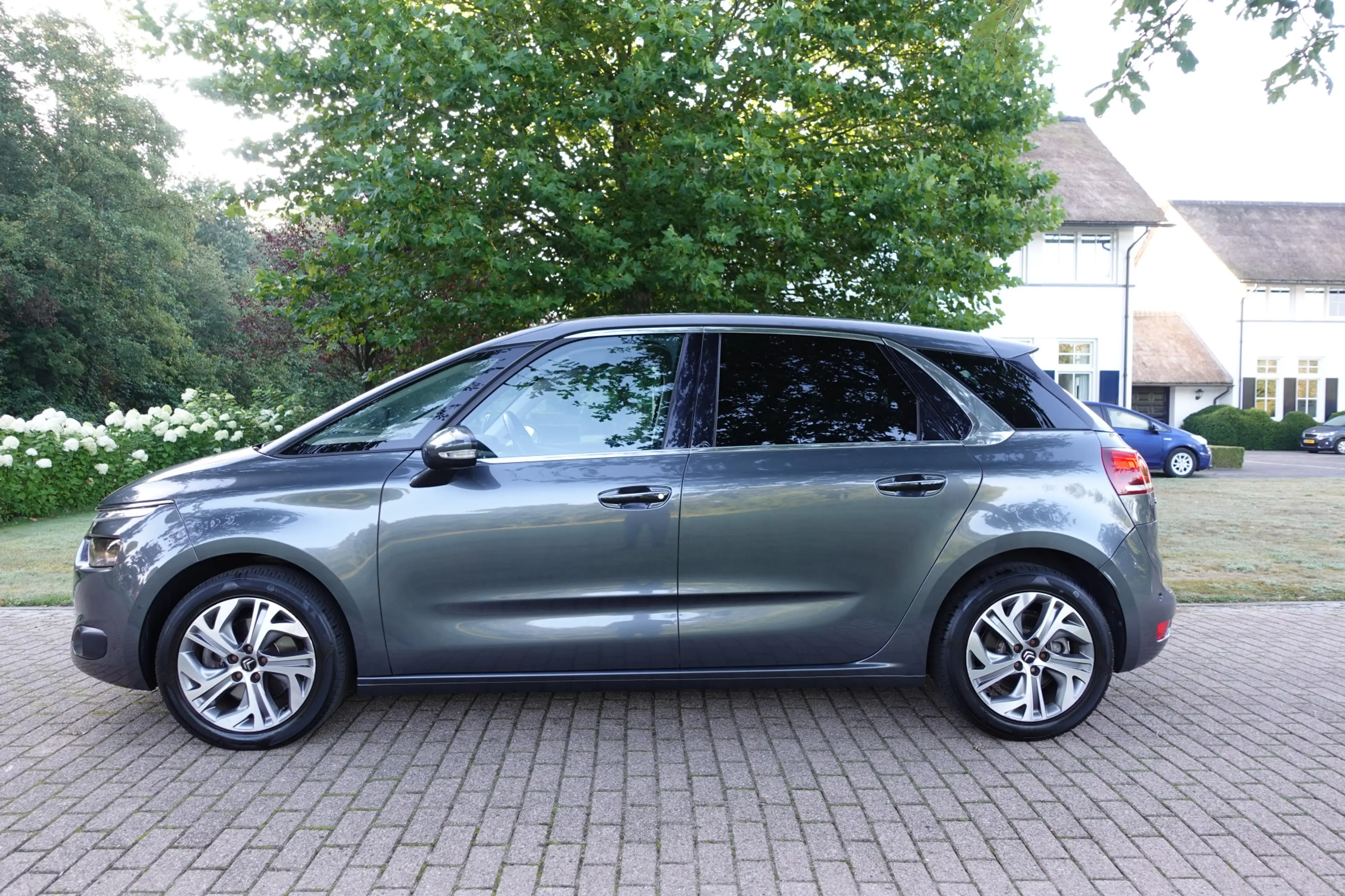 Citroen C4 Picasso 1.6 e-THP Intensive | Trekhaak | Camera | DAB | NA — photo 6