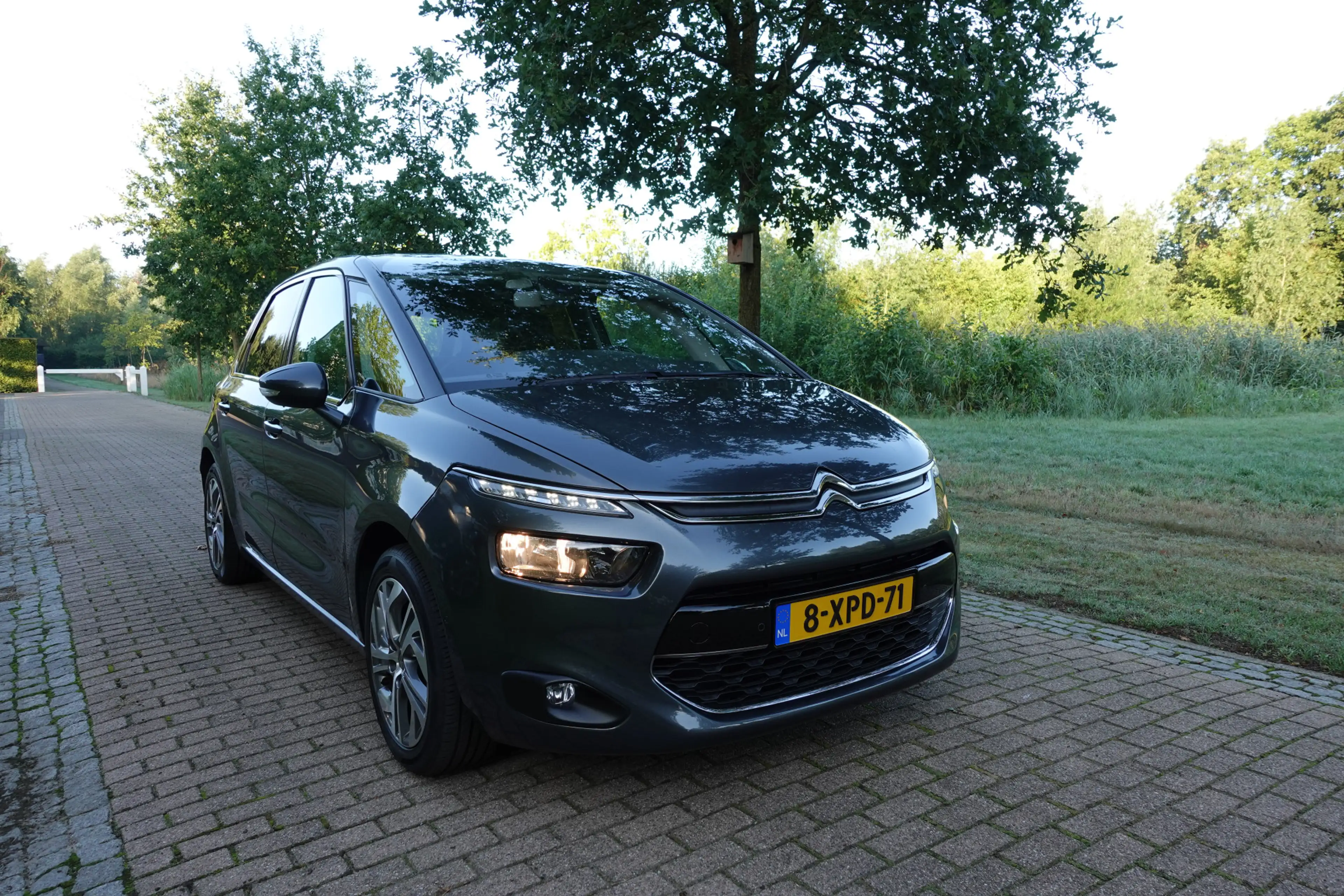 Citroen C4 Picasso 1.6 e-THP Intensive | Trekhaak | Camera | DAB | NA — photo 3