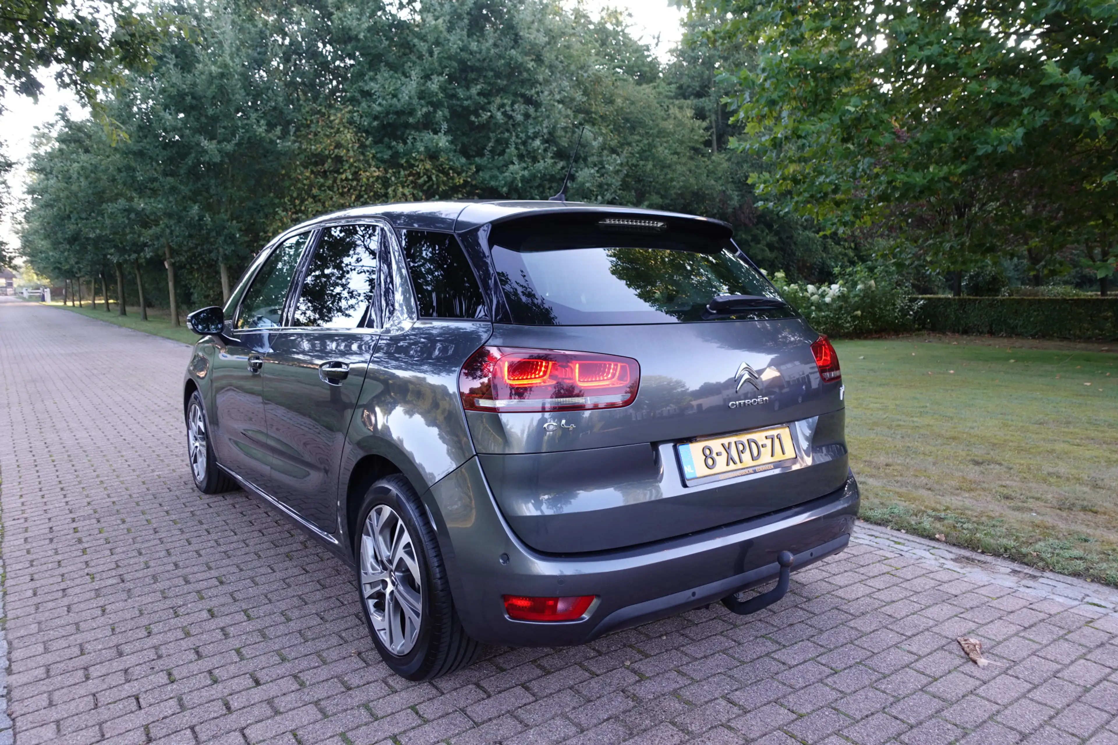Citroen C4 Picasso 1.6 e-THP Intensive | Trekhaak | Camera | DAB | NA — photo 10