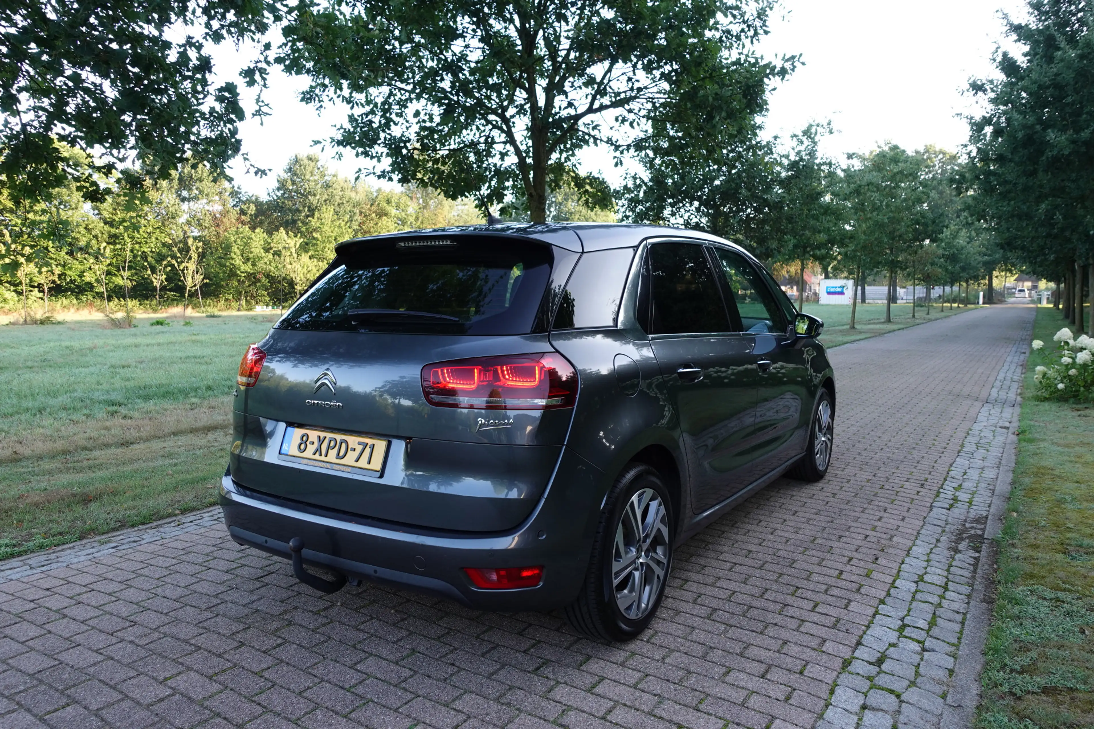 Citroen C4 Picasso 1.6 e-THP Intensive | Trekhaak | Camera | DAB | NA — photo 8
