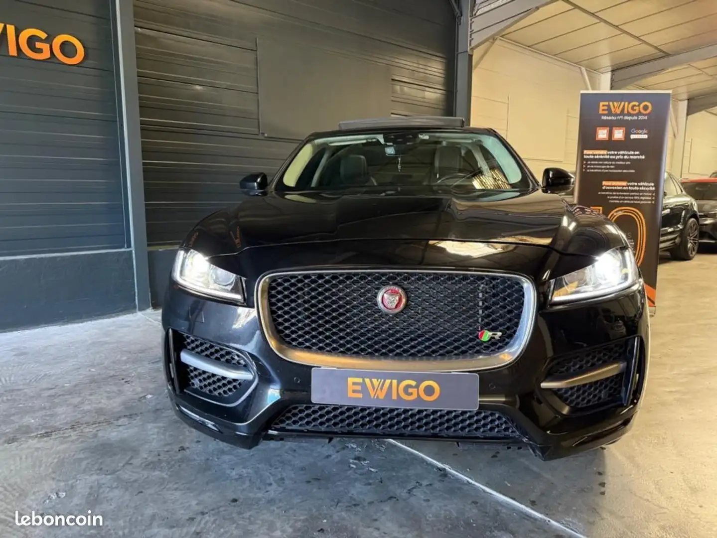 Jaguar F-Pace 3.0 D300 300 R-SPORT AWD BVA Noir - 2