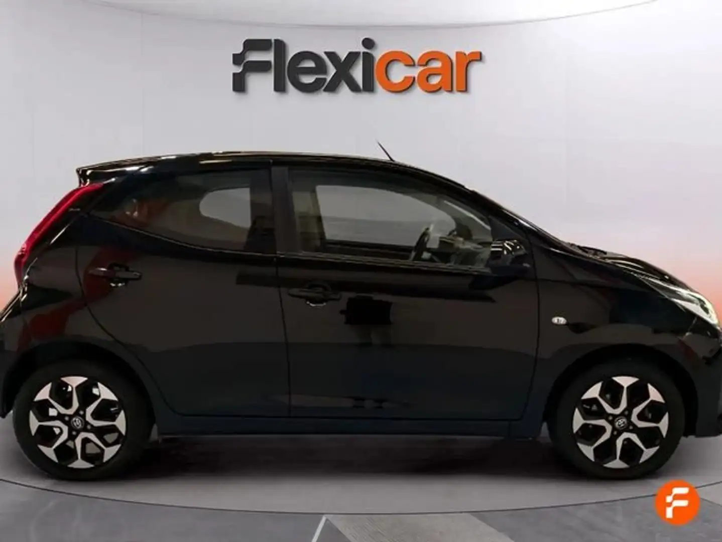 Toyota Aygo 70 x-play Negro - 2