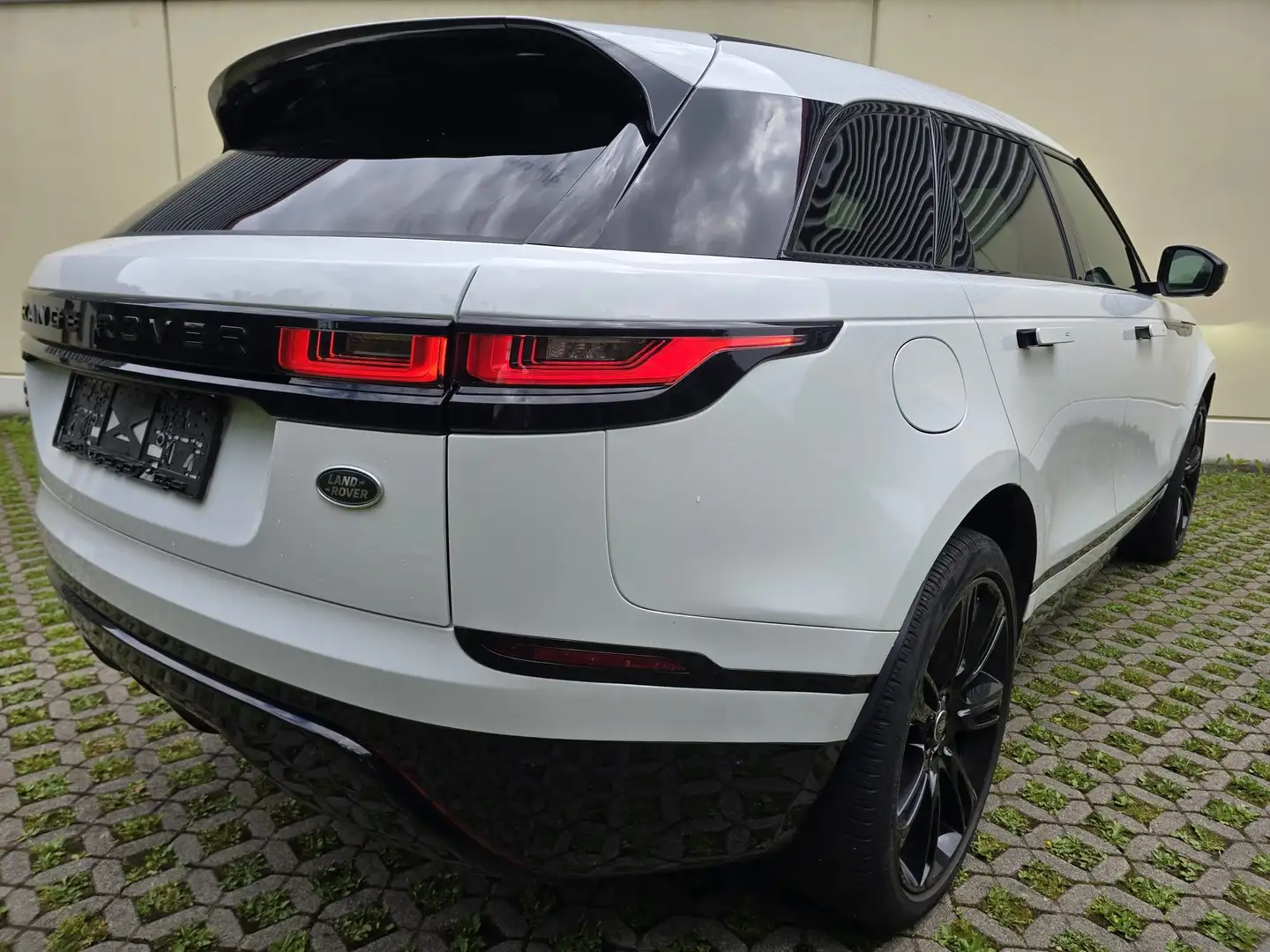 Land Rover Range Rover Velar R-Dynamic HSE 240 Biały - 2