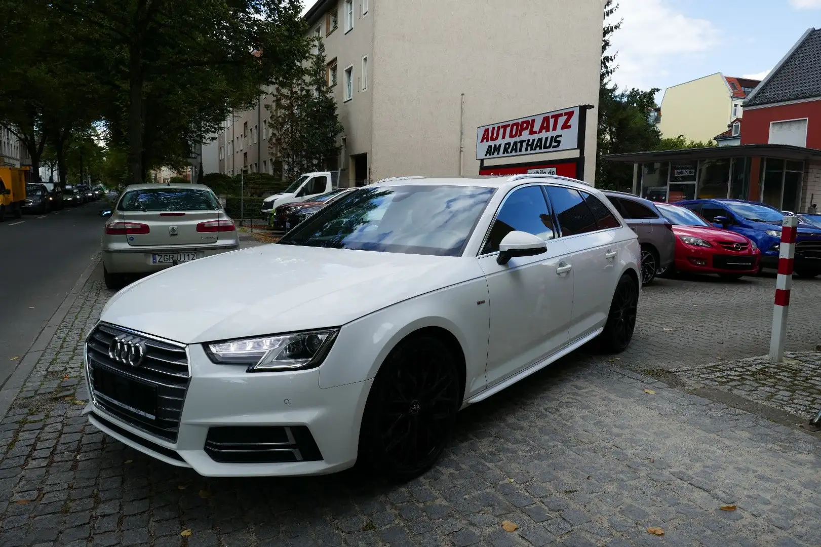 Audi A4 Avant quattro  S line Sport / Plus, Weiß - 1