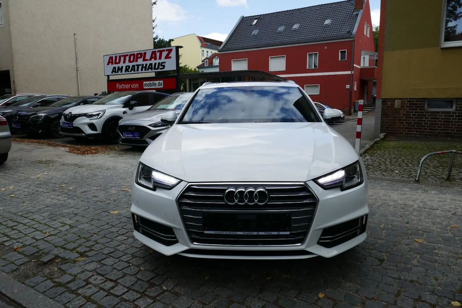 Audi A4 Avant quattro  S line Sport / Plus, Weiß - 2