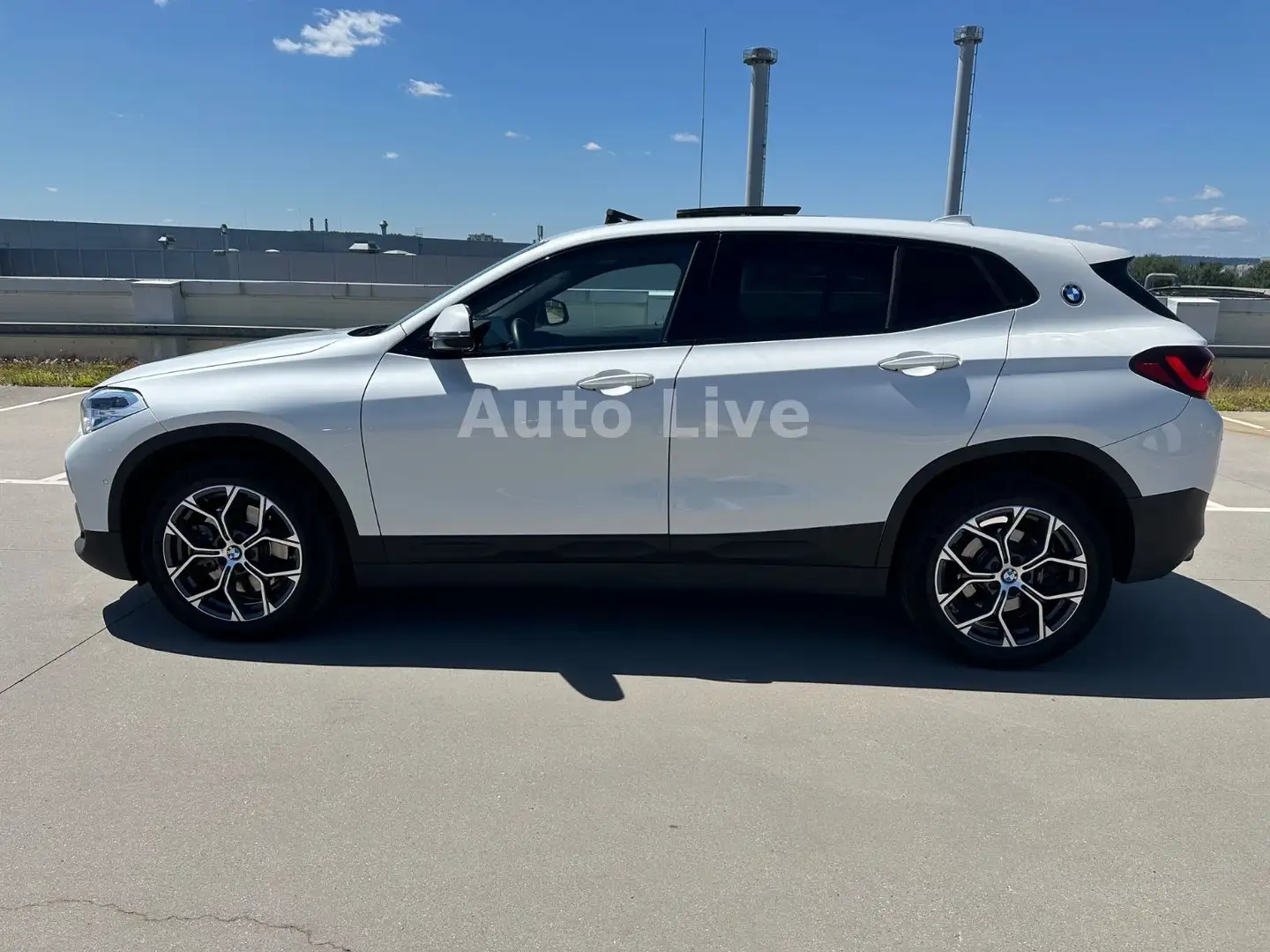 BMW X2 sDrive 20 d*AUTO*PANORAM*NAVI*LED*HEAD-UP*AHK Fehér - 2
