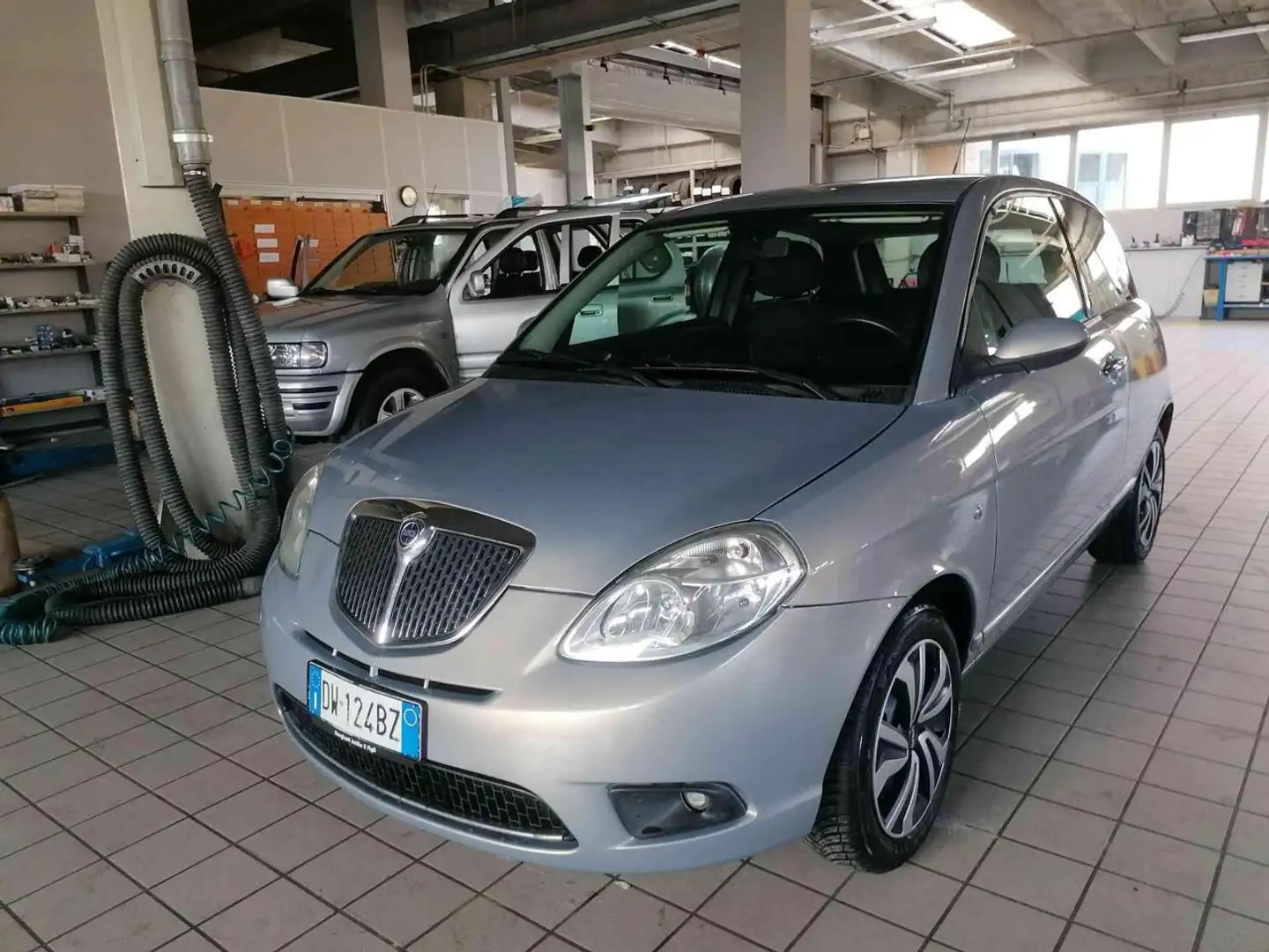 Lancia Ypsilon 1.2 Platino RICONDIZIONATA TOTALMENTE Gris - 1