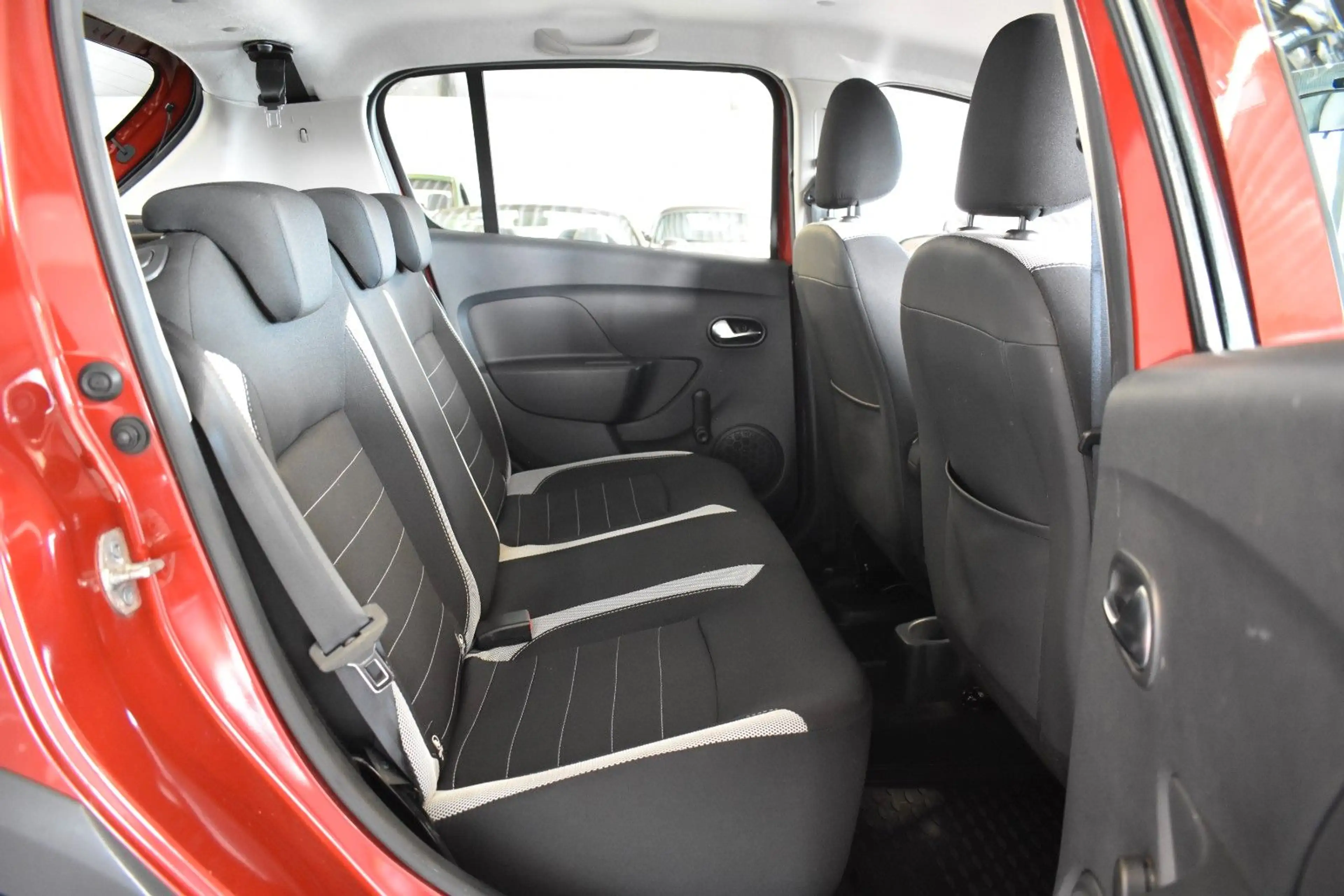 Dacia Sandero II Stepway Prestige/AHK/PDC/NAVI/TEMP./ — photo 12
