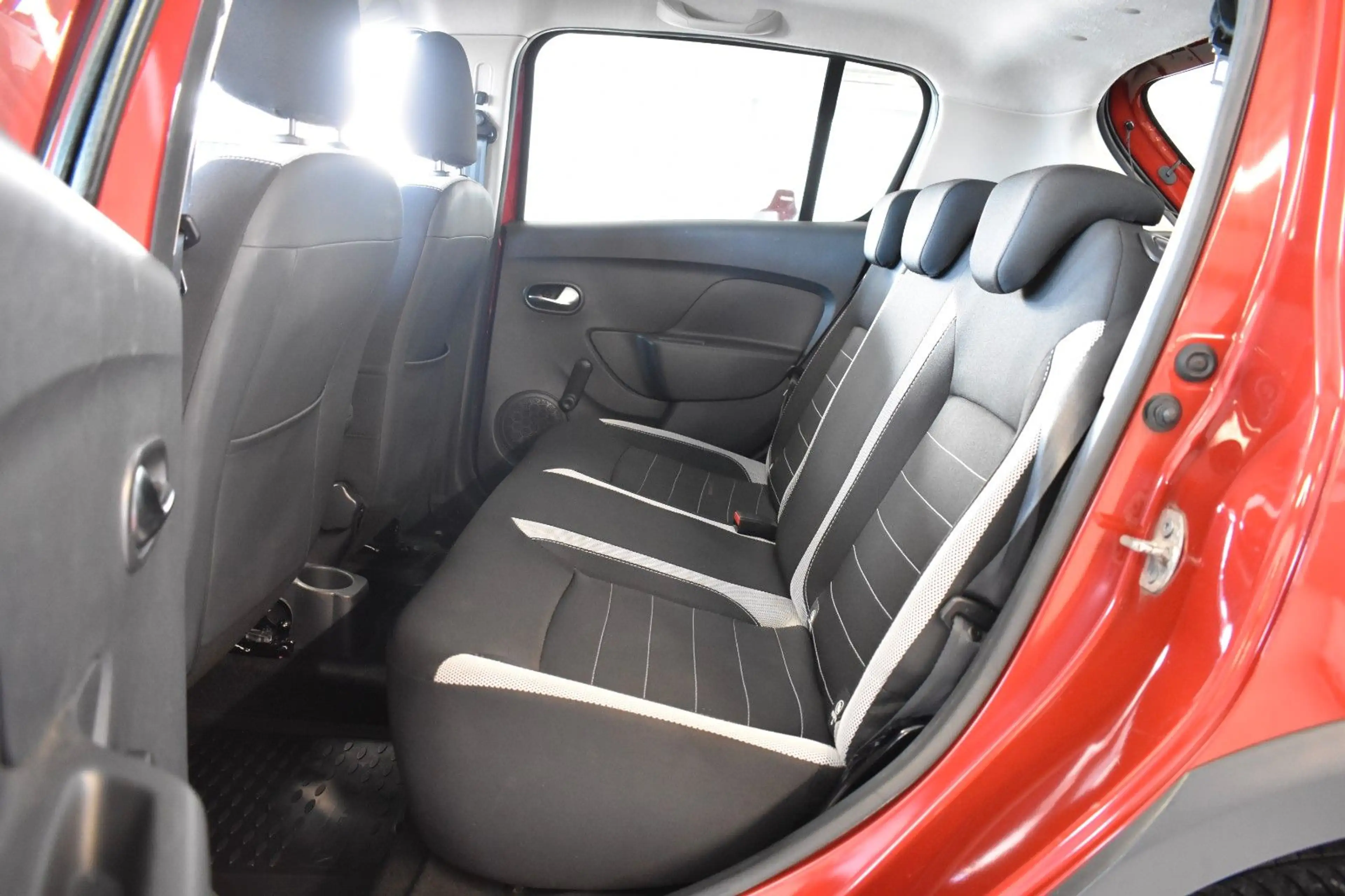 Dacia Sandero II Stepway Prestige/AHK/PDC/NAVI/TEMP./ — photo 13