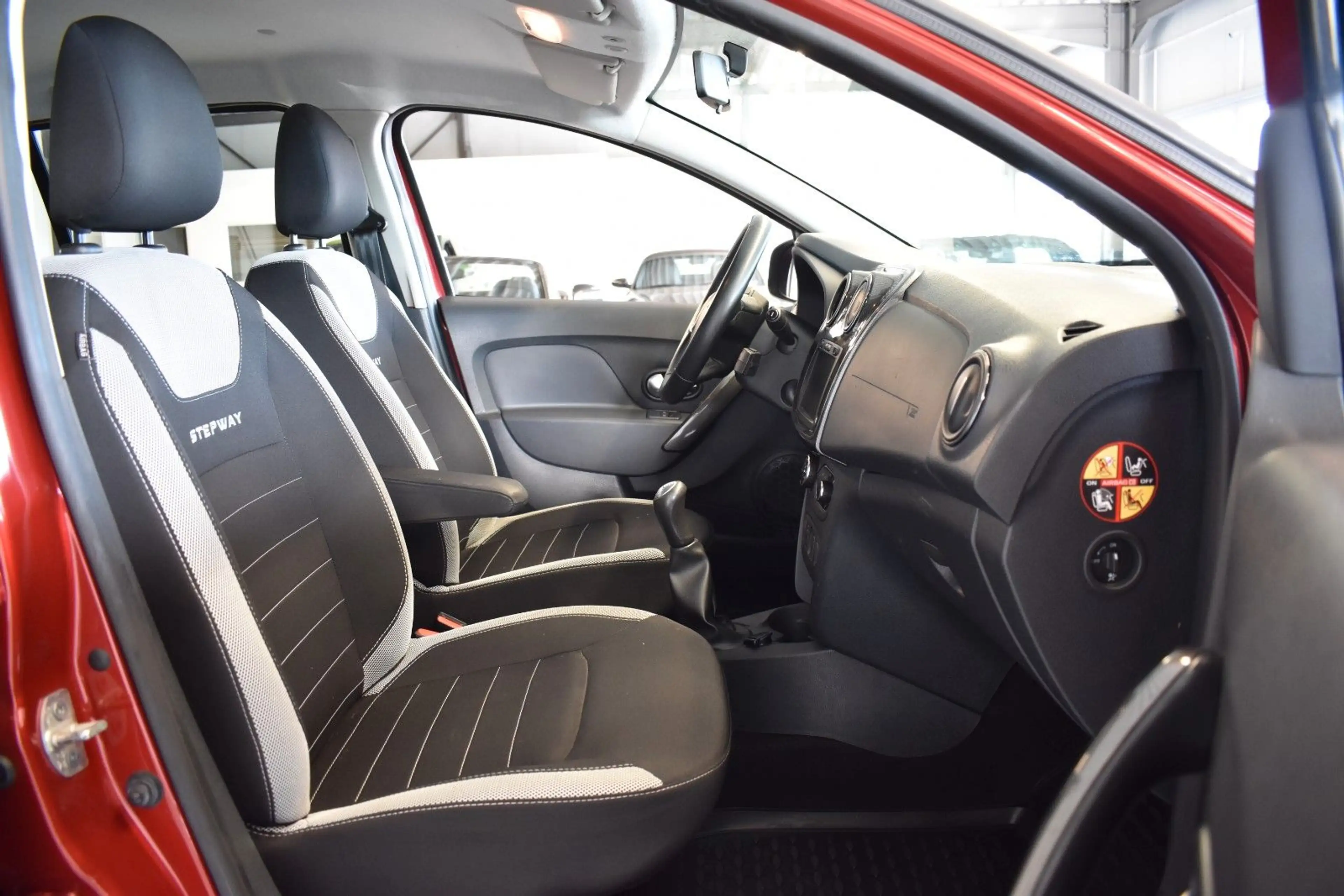 Dacia Sandero II Stepway Prestige/AHK/PDC/NAVI/TEMP./ — photo 11