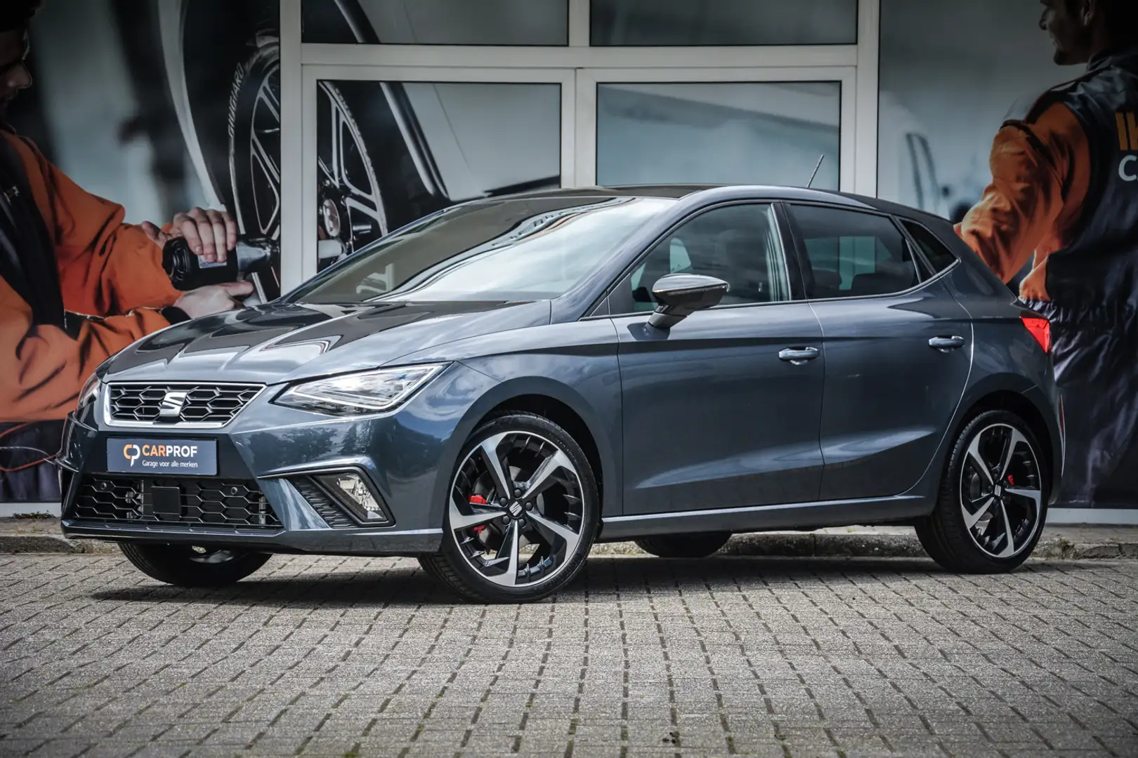SEAT Ibiza 1.0 TSI 85kW/115pk DSG FR Business Connect Grijs - 1