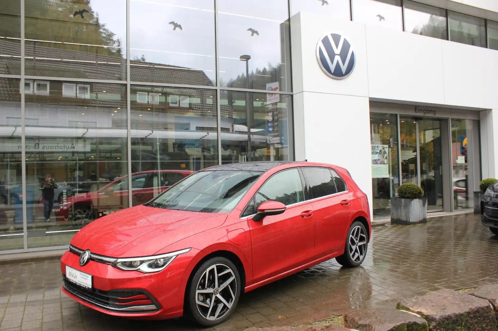 Volkswagen Golf VIII Lim. Style 1.4 eHybrid TSI DSG Rot - 1