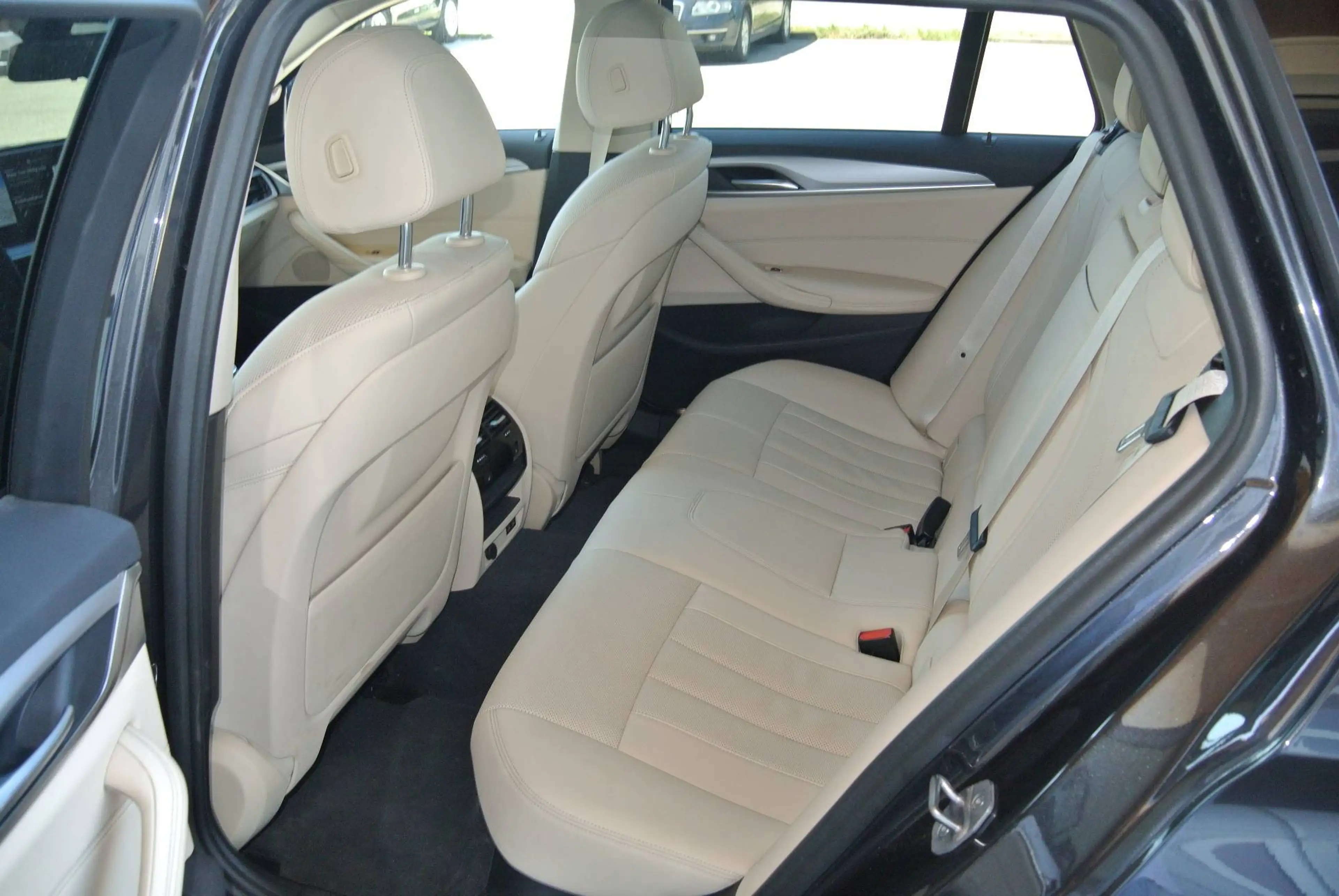 BMW 530 e Touring Aut. ** LEDER * GLASDACH * LED * KAMERA — photo 10