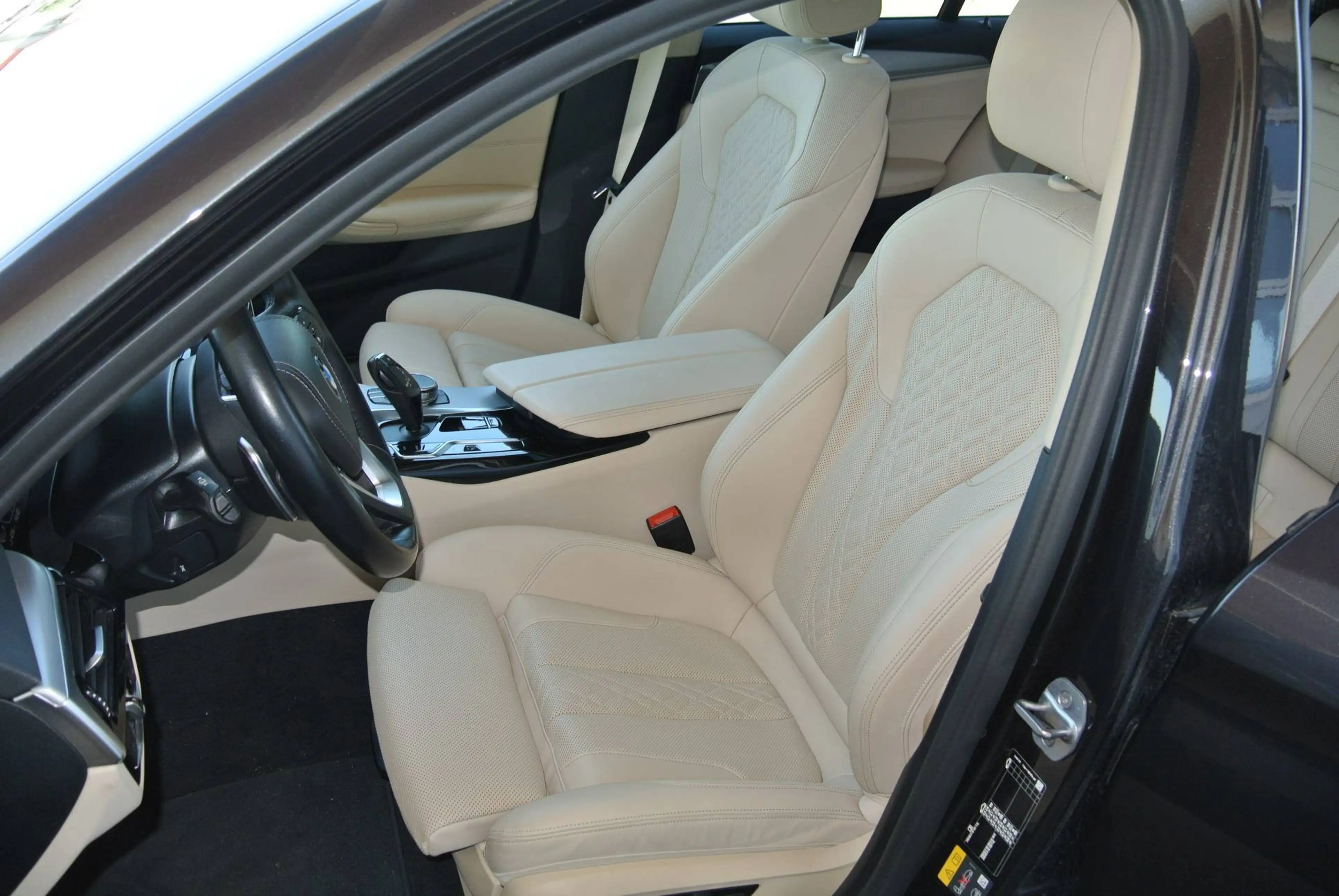 BMW 530 e Touring Aut. ** LEDER * GLASDACH * LED * KAMERA — photo 9