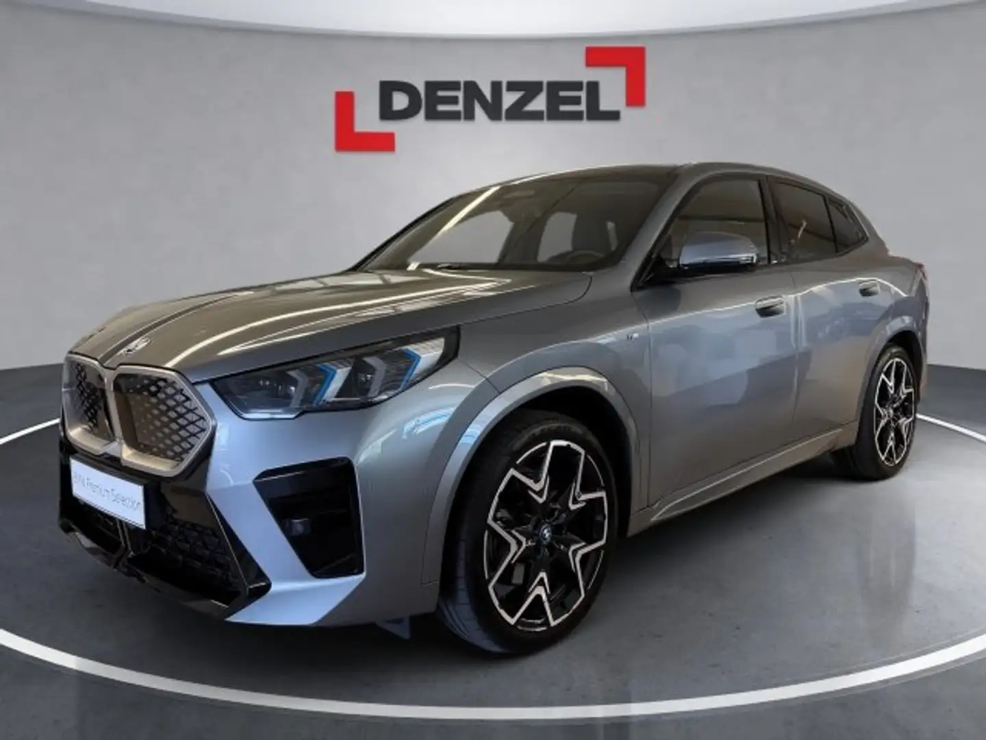 BMW iX2 xDrive30 66,5kWh Grau - 1