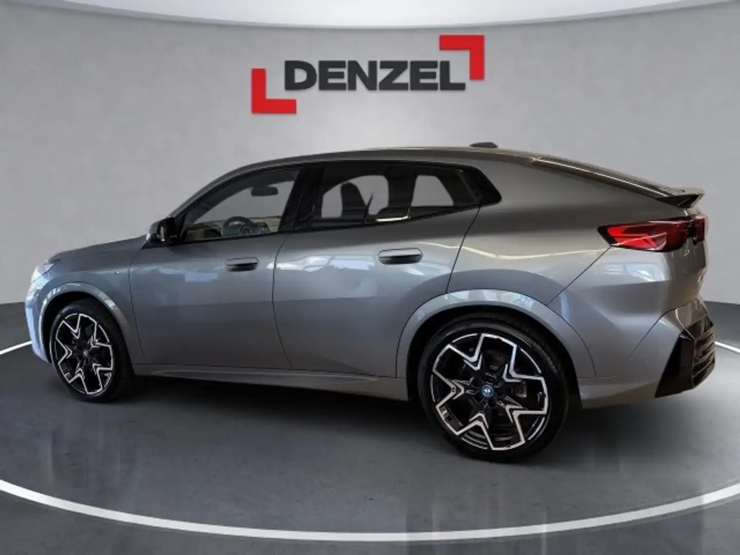 BMW iX2 xDrive30 66,5kWh Grau - 2