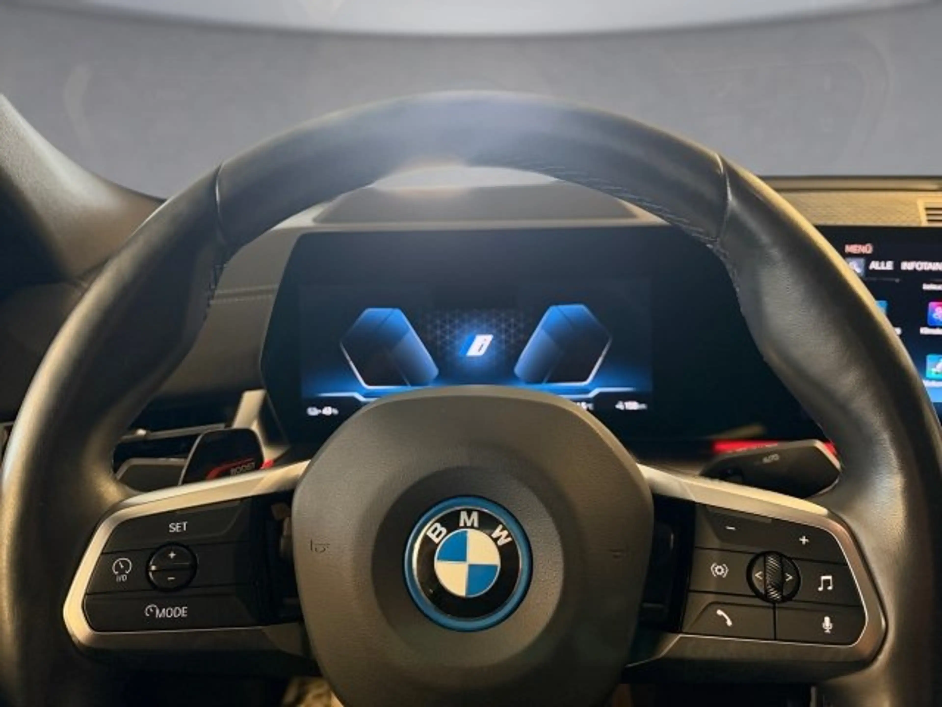 BMW iX2 xDrive30 66,5kWh — photo 10