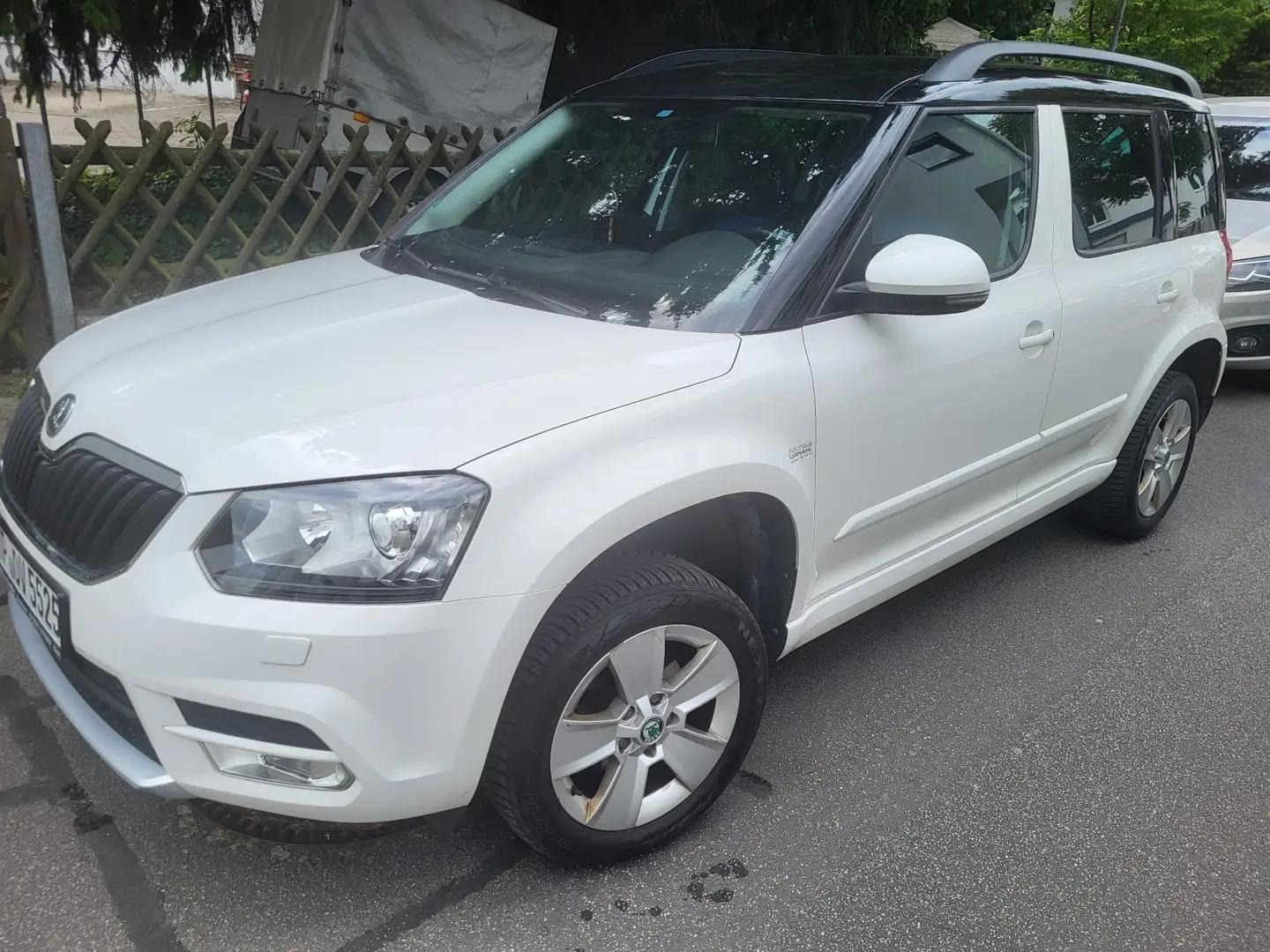 Skoda Yeti 1.6 TDI Green tec DSG Elegance - 1