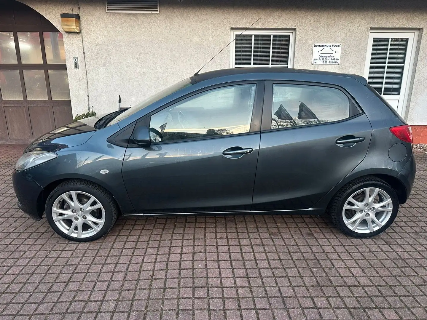 Mazda 2 1.5 Impression*SITZHZG*LM*TÜV NEU*TEMPOM.* Grau - 2