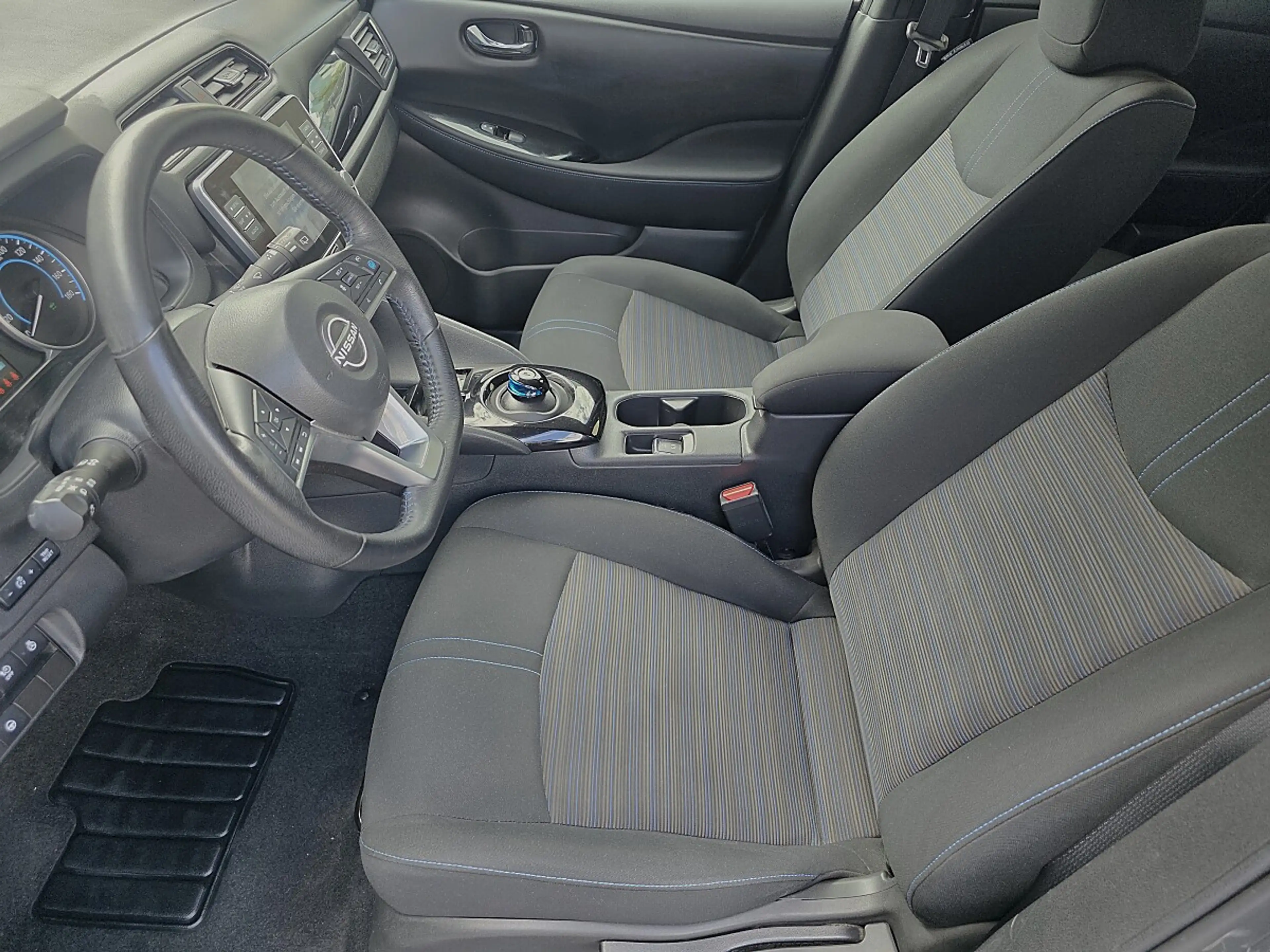 Nissan Leaf N-Connecta 40kWh — photo 11