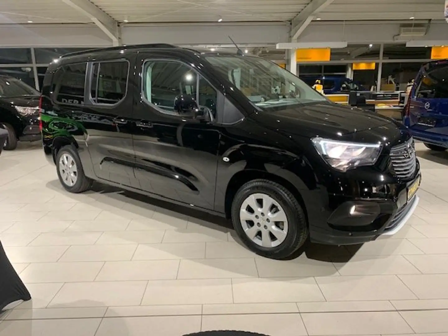 Opel Combo Life - e Ultimate XL Schwarz - 2