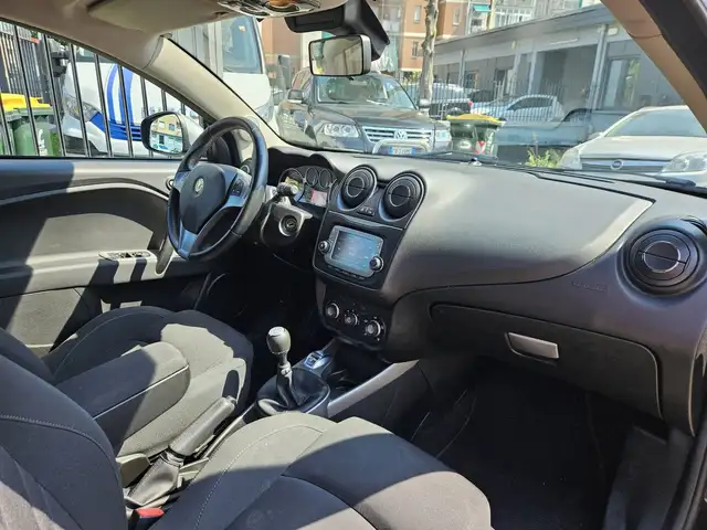 Alfa Romeo Mito view 9
