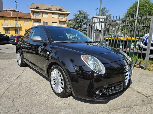 Alfa Romeo Mito view 3