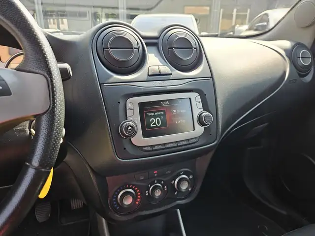 Alfa Romeo Mito view 13