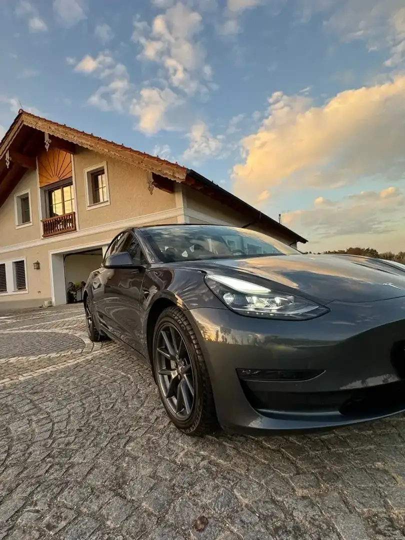 Tesla Model 3 Tesla Model 3 Long Range AWD 75kWh | Boost | AHK | Grau - 2