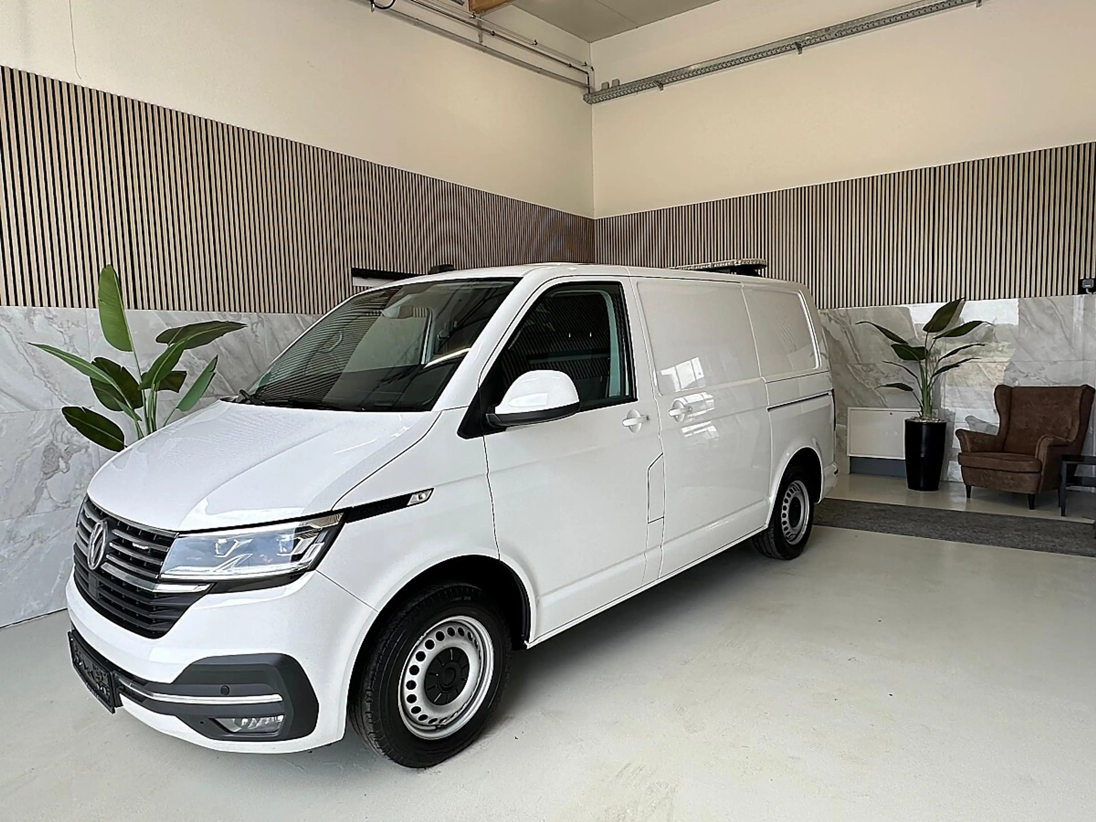 Volkswagen T6.1 Transporter T6.1 2.0 TDI Transporter L1H1 Standheizng, AHK,... — photo 3