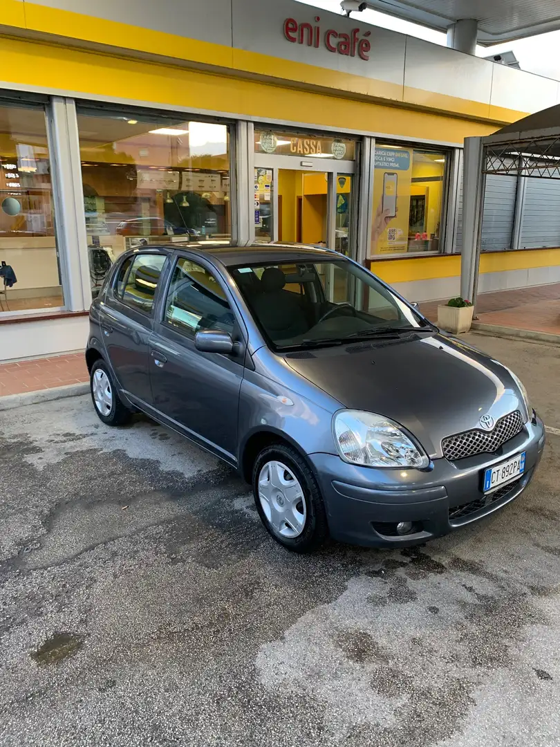 Toyota Yaris 5p 1.0 Sol c/CL Grigio - 2