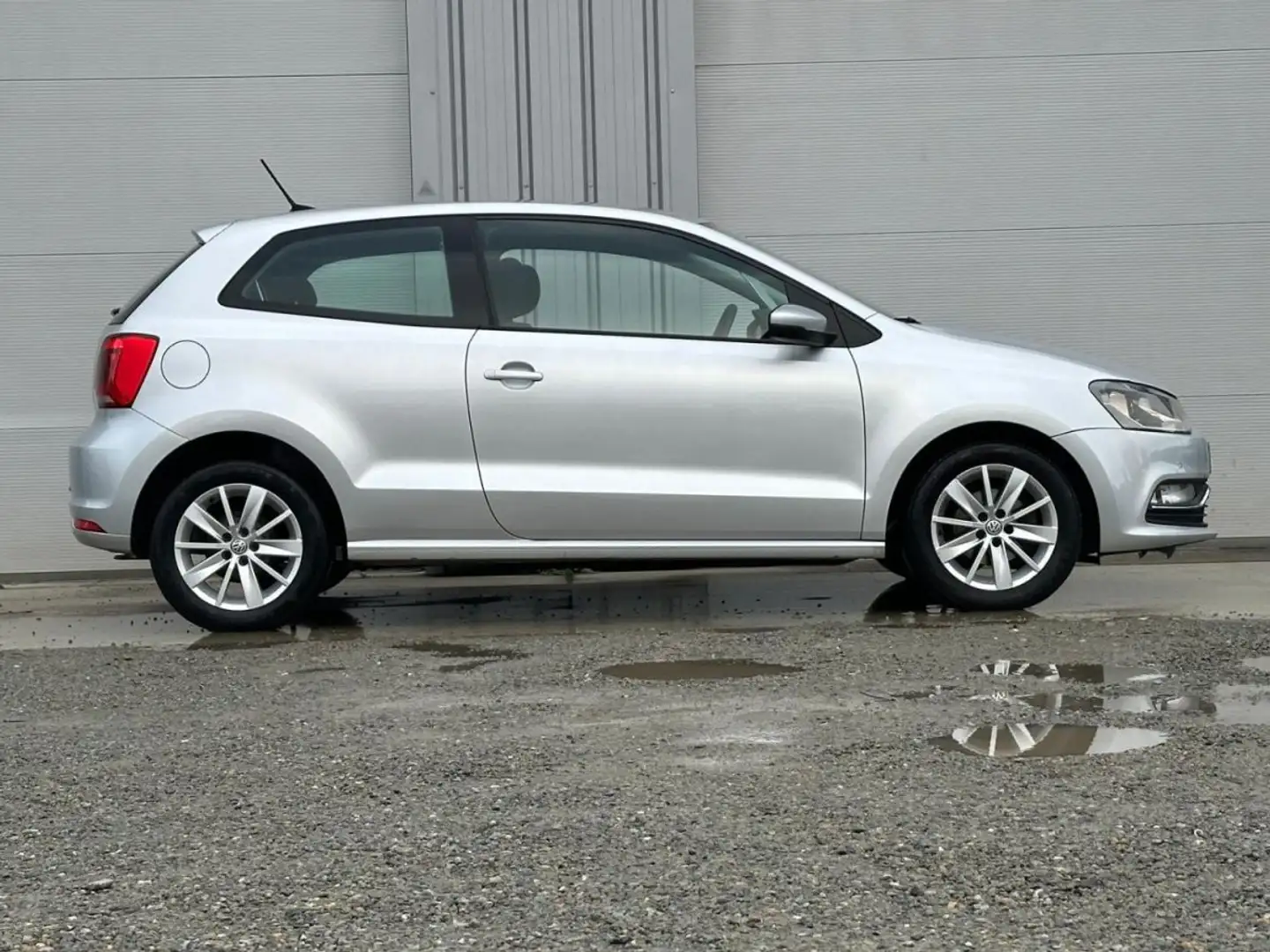 Volkswagen Polo 1.4 TDI 75 3P Gris - 2
