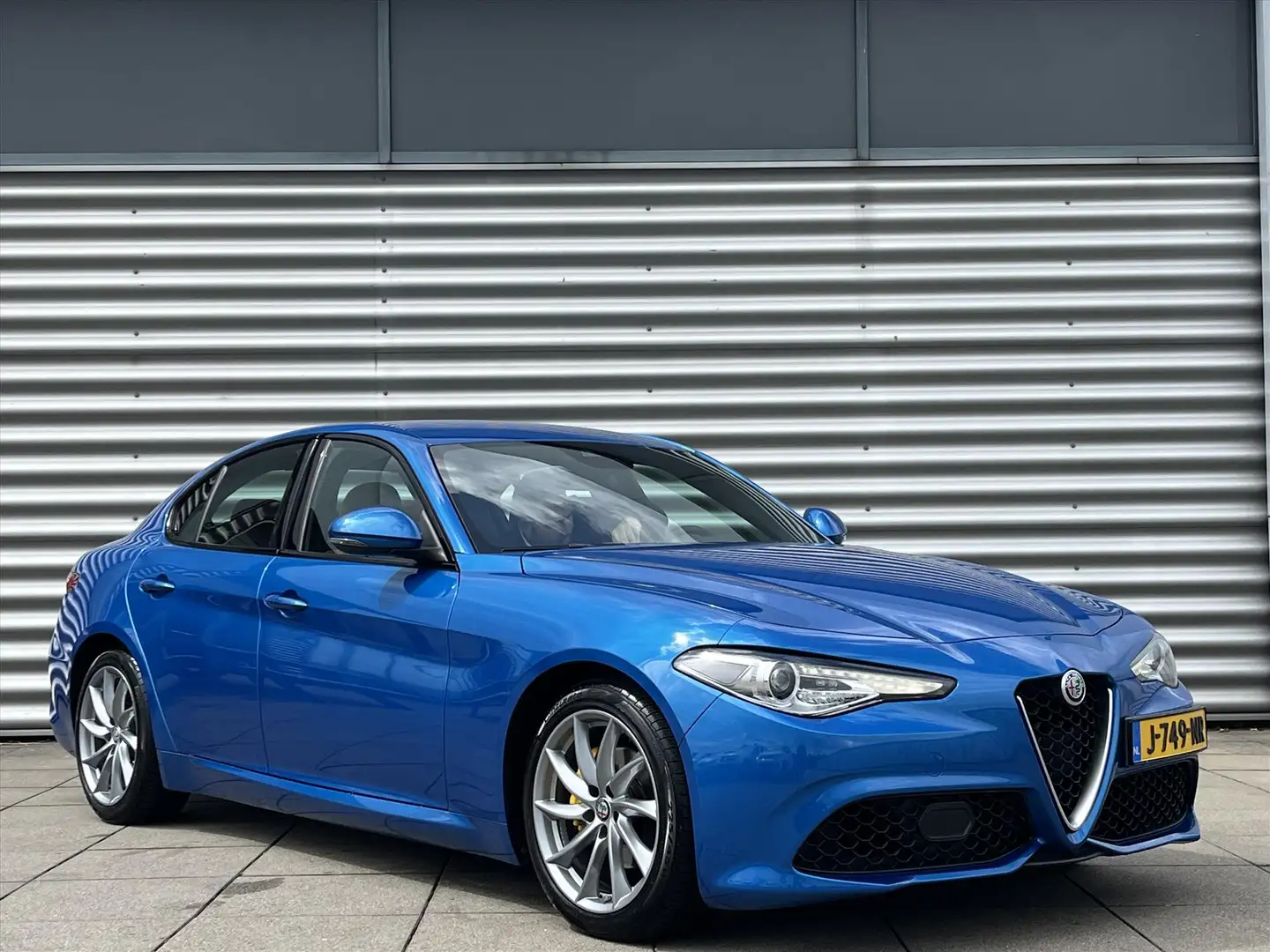 Alfa Romeo Giulia 2.0 TURBO 200pk Automaat Super Navigatie | Elektri Blauw - 2