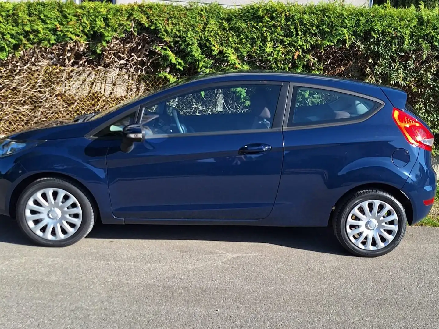 Ford Fiesta Fiesta 1.4 Trend Blau - 2