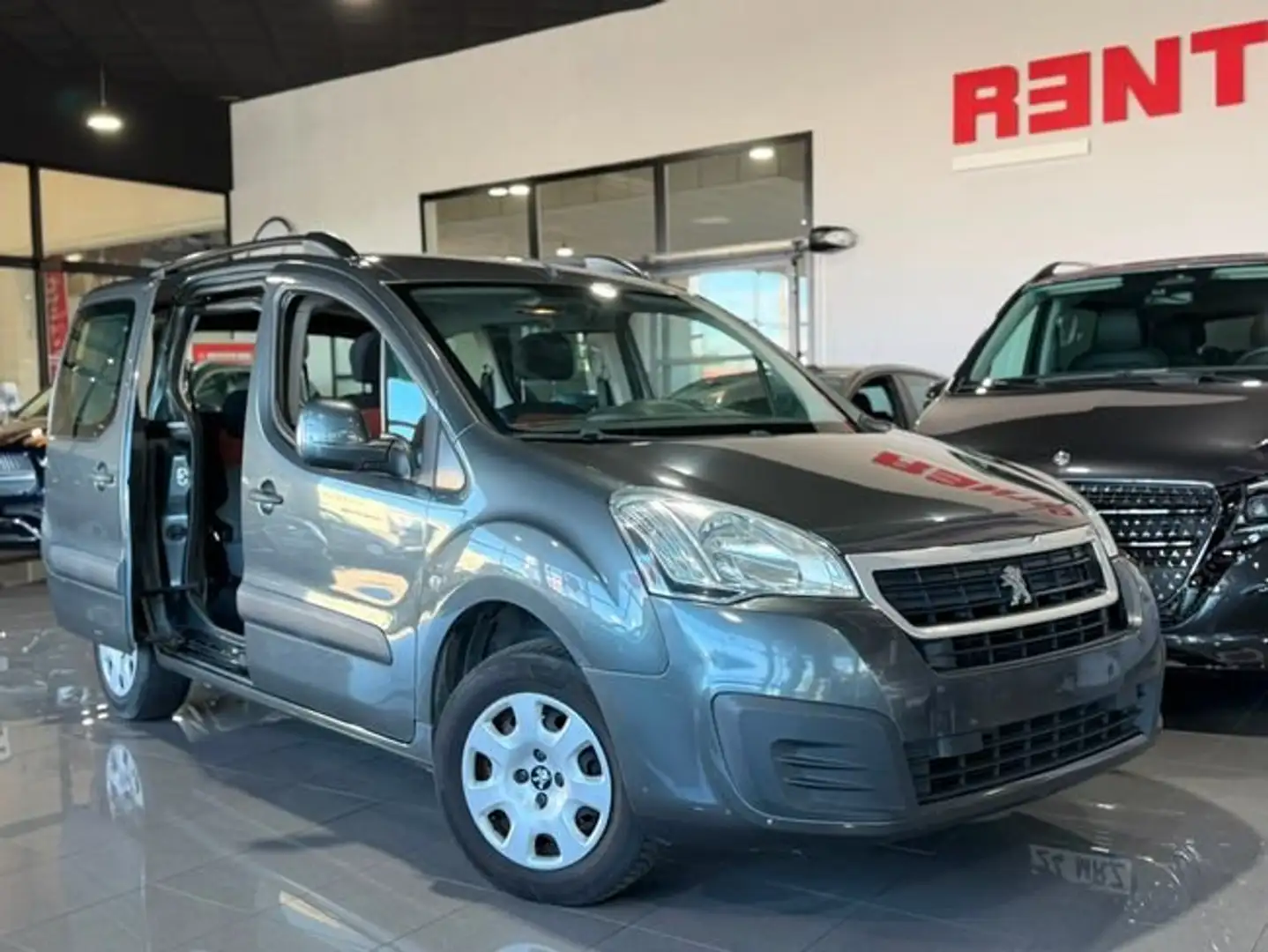 Peugeot Partner TEPEE Outdoor 1.2 PureTech 110 Gris - 2