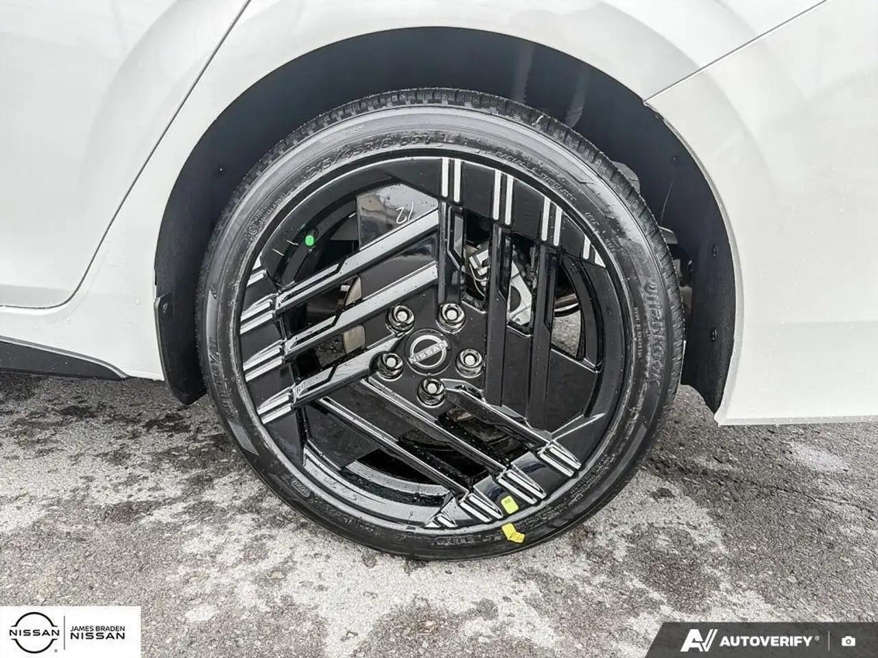 Nissan Sentra снимка Nissan Sentra