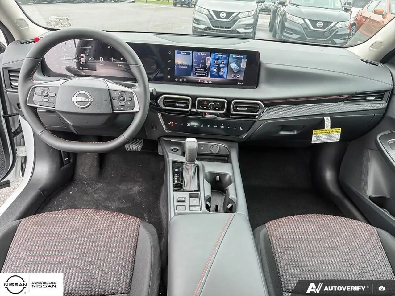 Nissan Sentra снимка Nissan Sentra