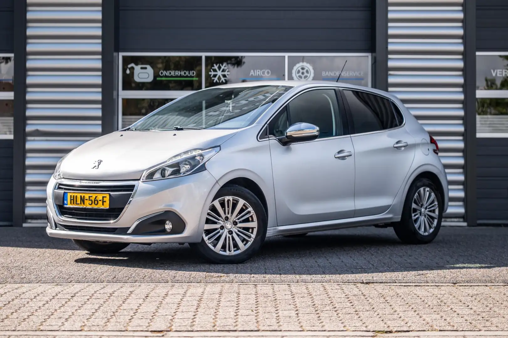 Peugeot 208 1.2 PureTech Allure | nieuwe distributie riem | Grijs - 1
