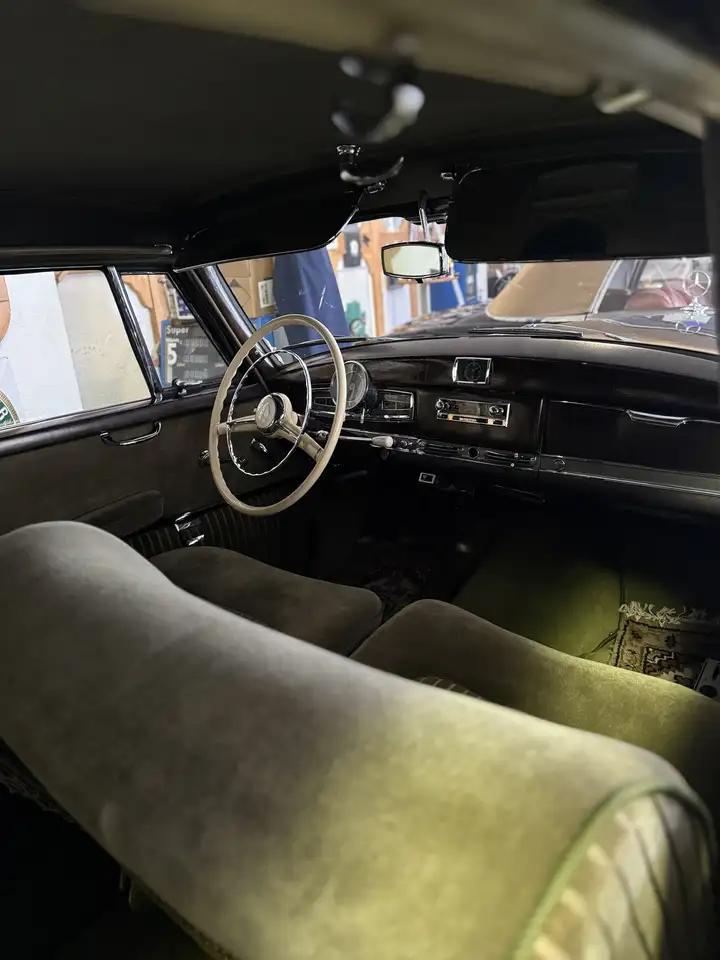 Mercedes-Benz 300 Adenauer B - Faltdach, innen original, foto 9